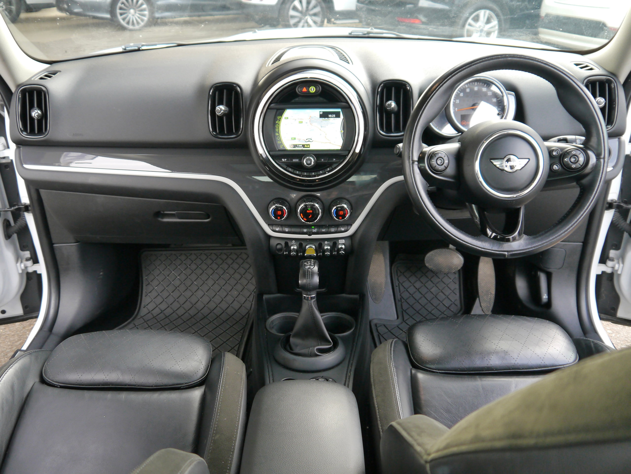 MINI Countryman 1.5 7.6kWh Cooper SE SUV 5dr Petrol Plug-in Hybrid Auto ALL4 Euro 6 (s/s) (224 ps) 5dr Automatic 2026