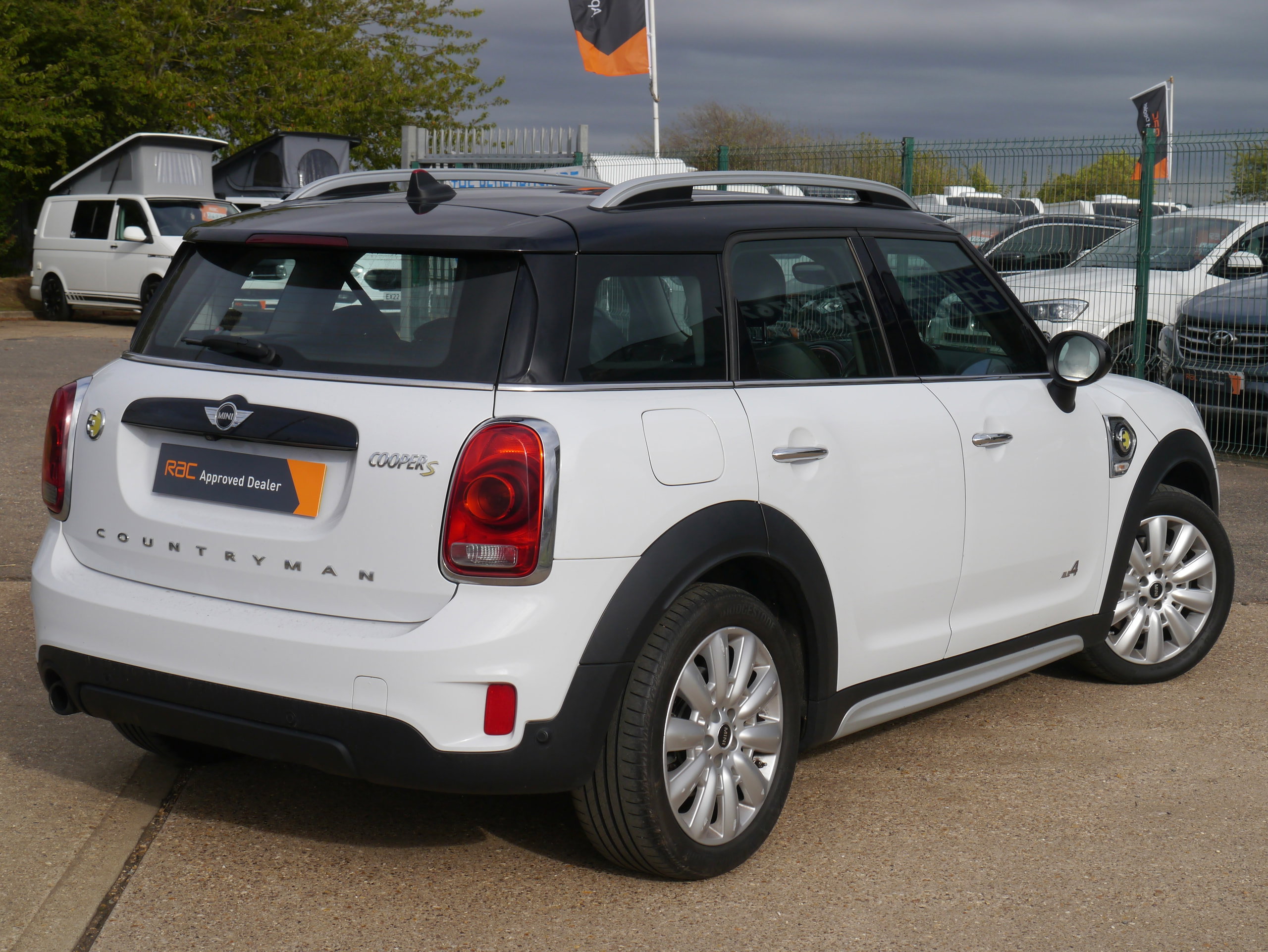 MINI Countryman 1.5 7.6kWh Cooper SE SUV 5dr Petrol Plug-in Hybrid Auto ALL4 Euro 6 (s/s) (224 ps) 5dr Automatic 2026