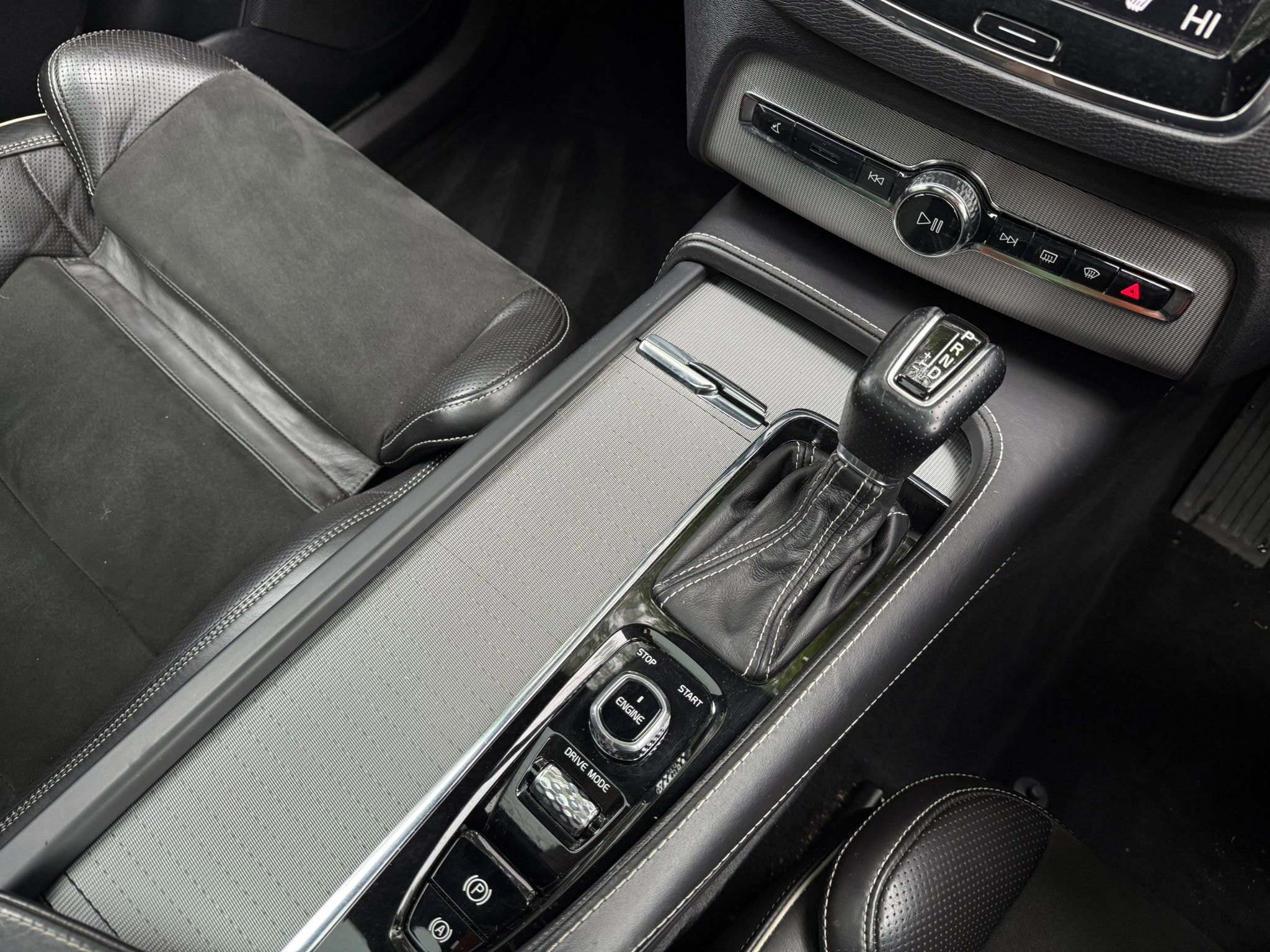 Volvo XC90 2.0 D5 R-Design SUV 5dr Diesel Geartronic 4WD Euro 6 (s/s) (225 ps) 5dr Automatic 2026