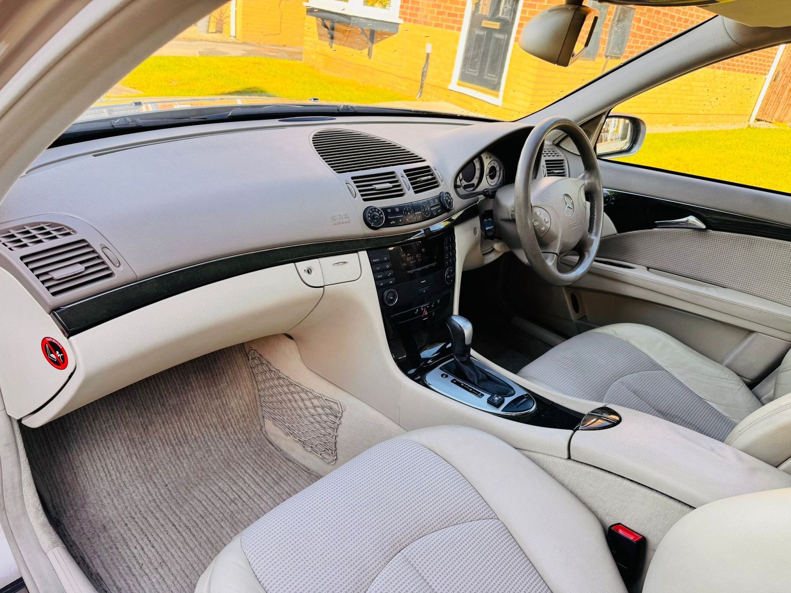 Mercedes-Benz E Class 2.6 E240 Avantgarde Saloon 4dr Petrol Automatic (247 g/km, 177 bhp) 4dr Automatic 2026