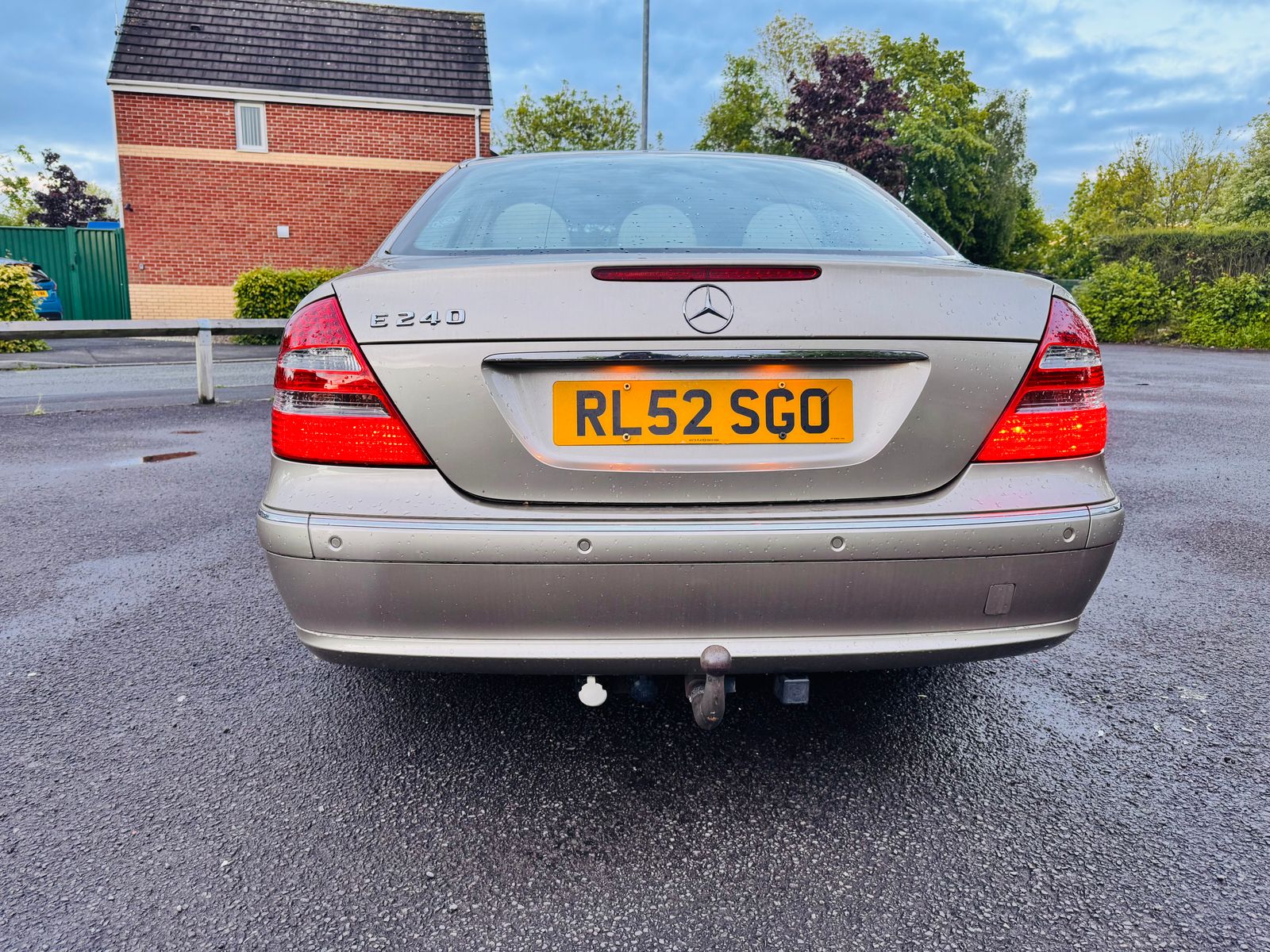 Mercedes-Benz E Class 2.6 E240 Avantgarde Saloon 4dr Petrol Automatic (247 g/km, 177 bhp) 4dr Automatic 2026