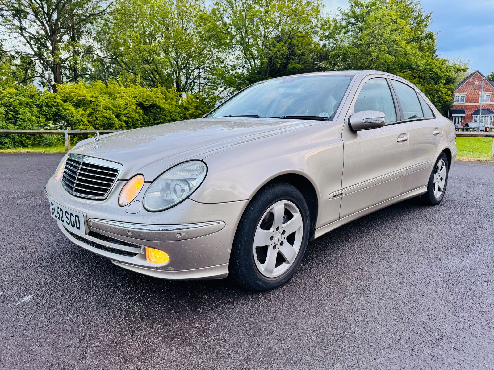 Mercedes-Benz E Class 2.6 E240 Avantgarde Saloon 4dr Petrol Automatic (247 g/km, 177 bhp) 4dr Automatic 2026