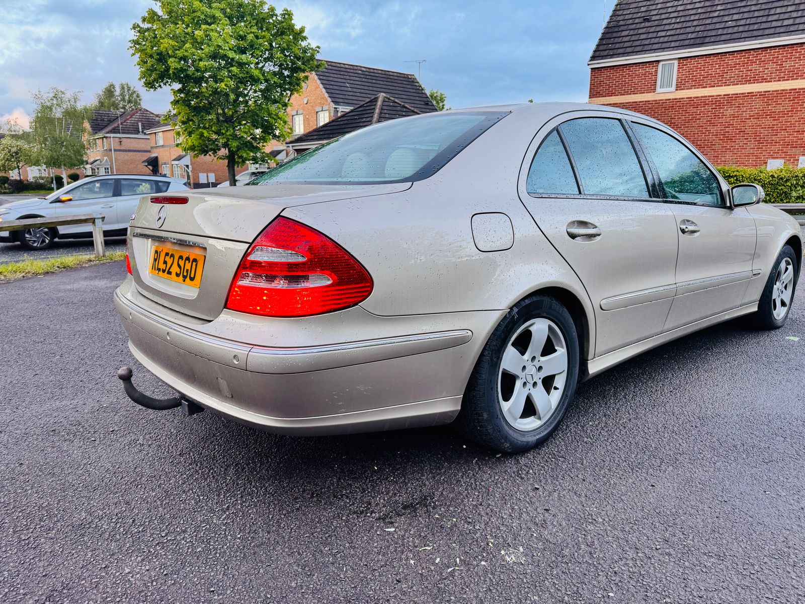 Mercedes-Benz E Class 2.6 E240 Avantgarde Saloon 4dr Petrol Automatic (247 g/km, 177 bhp) 4dr Automatic 2026