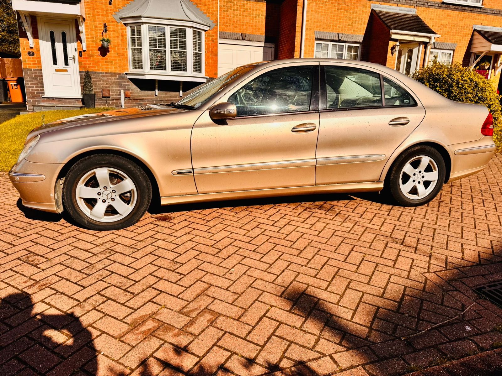 Mercedes-Benz E Class 2.6 E240 Avantgarde Saloon 4dr Petrol Automatic (247 g/km, 177 bhp) 4dr Automatic 2026