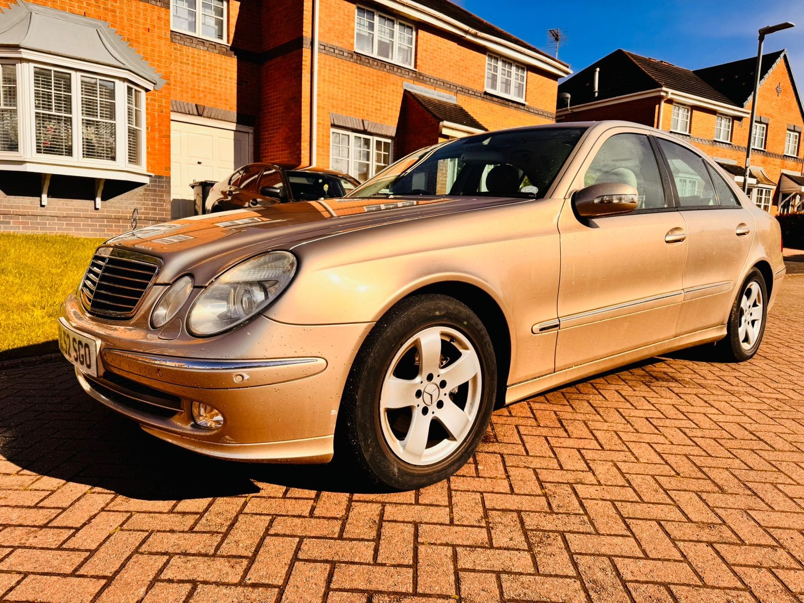 Mercedes-Benz E Class 2.6 E240 Avantgarde Saloon 4dr Petrol Automatic (247 g/km, 177 bhp) 4dr Automatic 2026