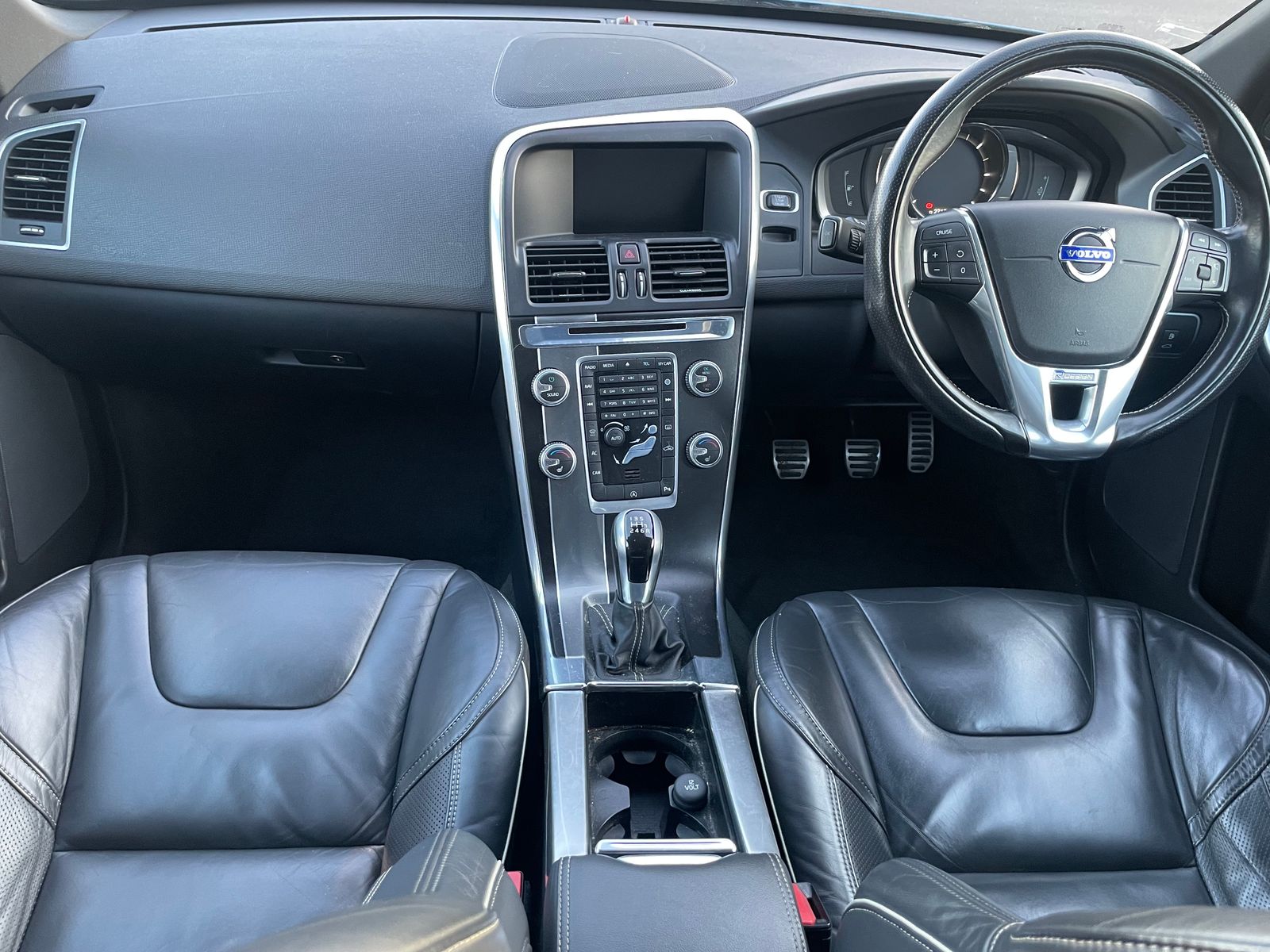 Volvo XC60 2.0 D4 R-Design Lux Nav SUV 5dr Diesel Manual Euro 6 (s/s) (190 ps) 5dr Manual 2026