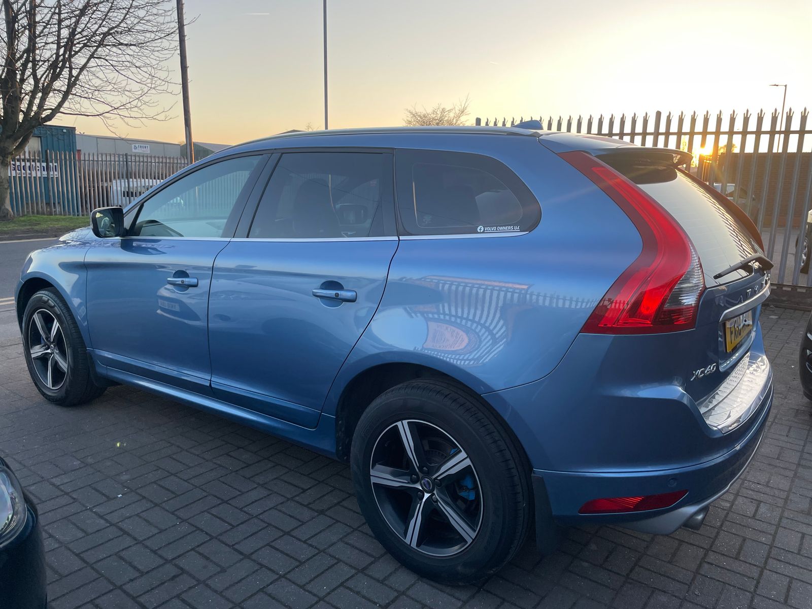 Volvo XC60 2.0 D4 R-Design Lux Nav SUV 5dr Diesel Manual Euro 6 (s/s) (190 ps) 5dr Manual 2026
