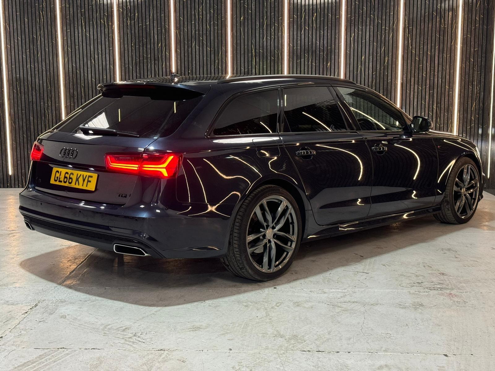 Audi A6 Avant 2.0 TDI ultra Black Edition S Tronic Euro 6 (s/s) 5dr 5dr Automatic 2026