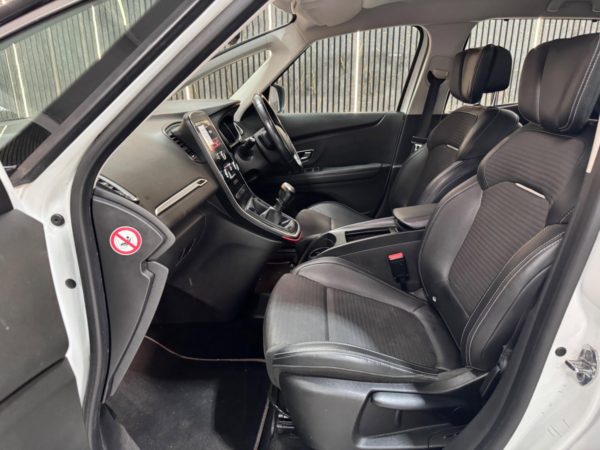Renault Grand Scenic 1.5 dCi Dynamique Nav Euro 6 (s/s) 5dr 5dr Manual 2026