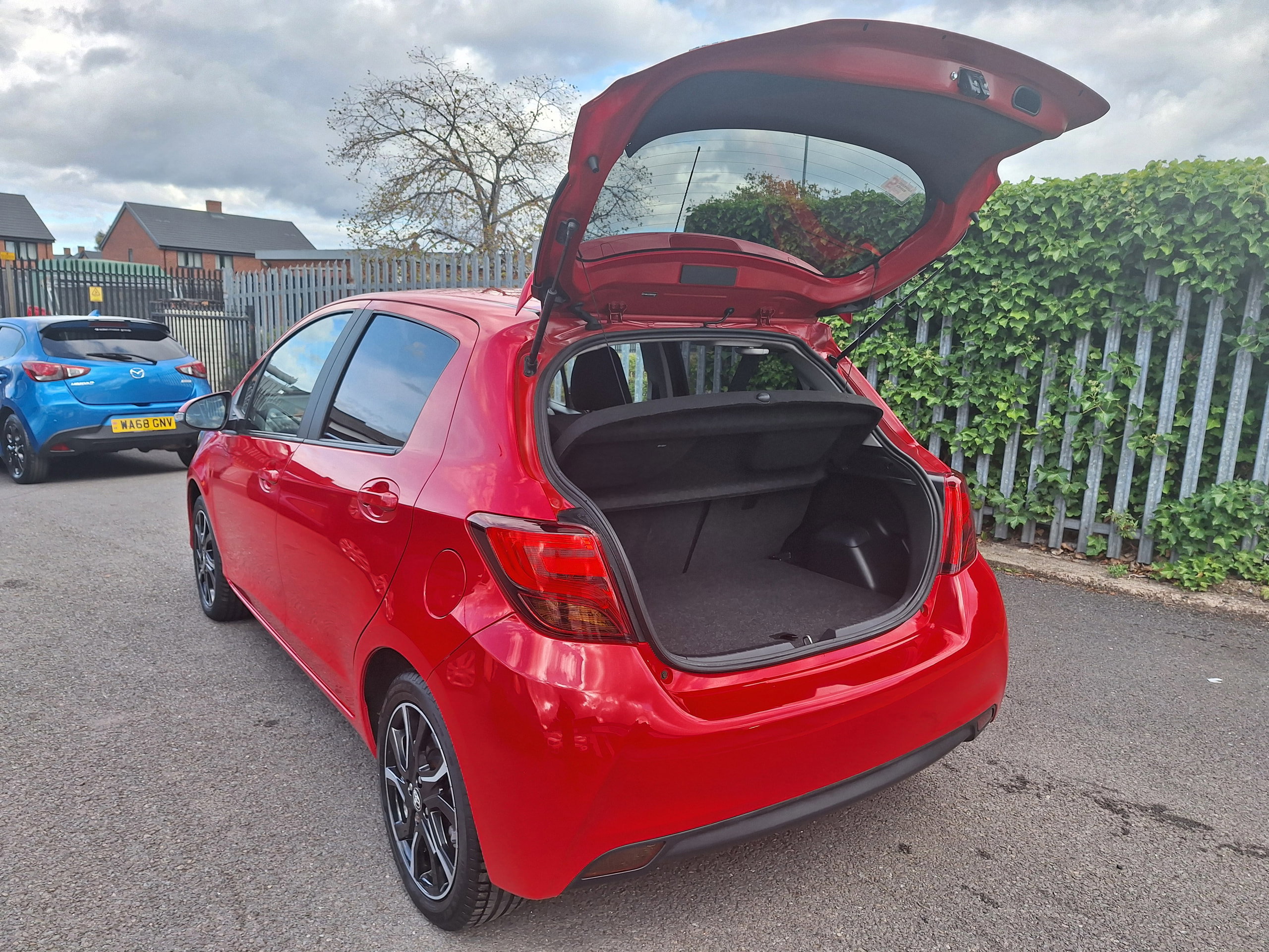 Toyota Yaris 1.33 Dual VVT-i Design Hatchback 5dr Petrol Manual Euro 6 (99 ps) 5dr Manual 2026