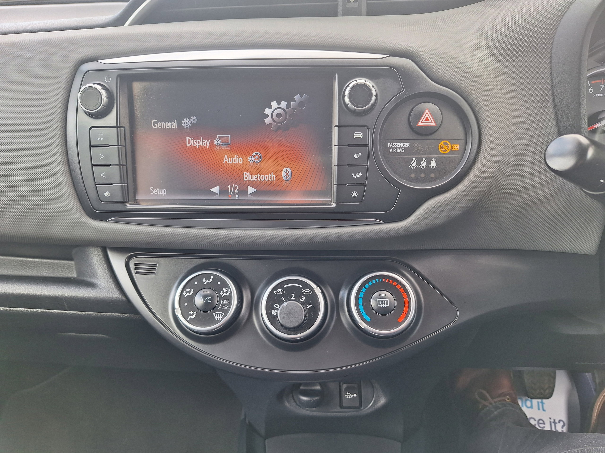 Toyota Yaris 1.33 Dual VVT-i Design Hatchback 5dr Petrol Manual Euro 6 (99 ps) 5dr Manual 2026