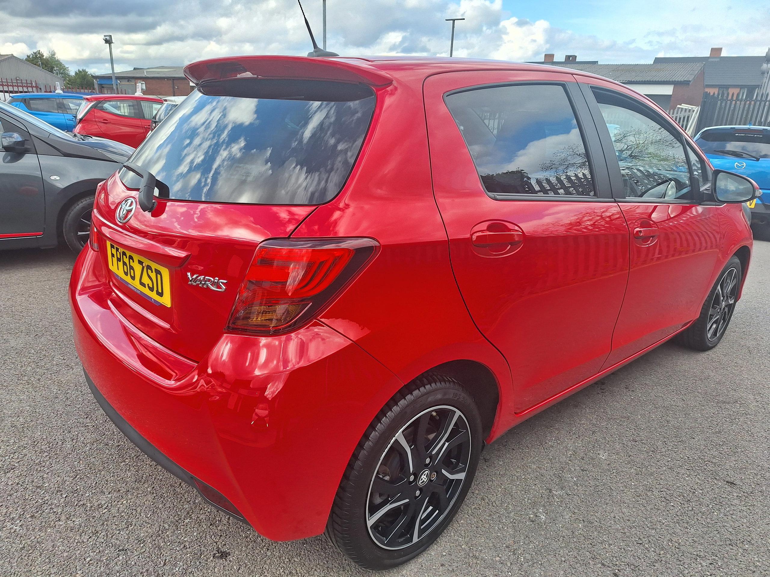 Toyota Yaris 1.33 Dual VVT-i Design Hatchback 5dr Petrol Manual Euro 6 (99 ps) 5dr Manual 2026