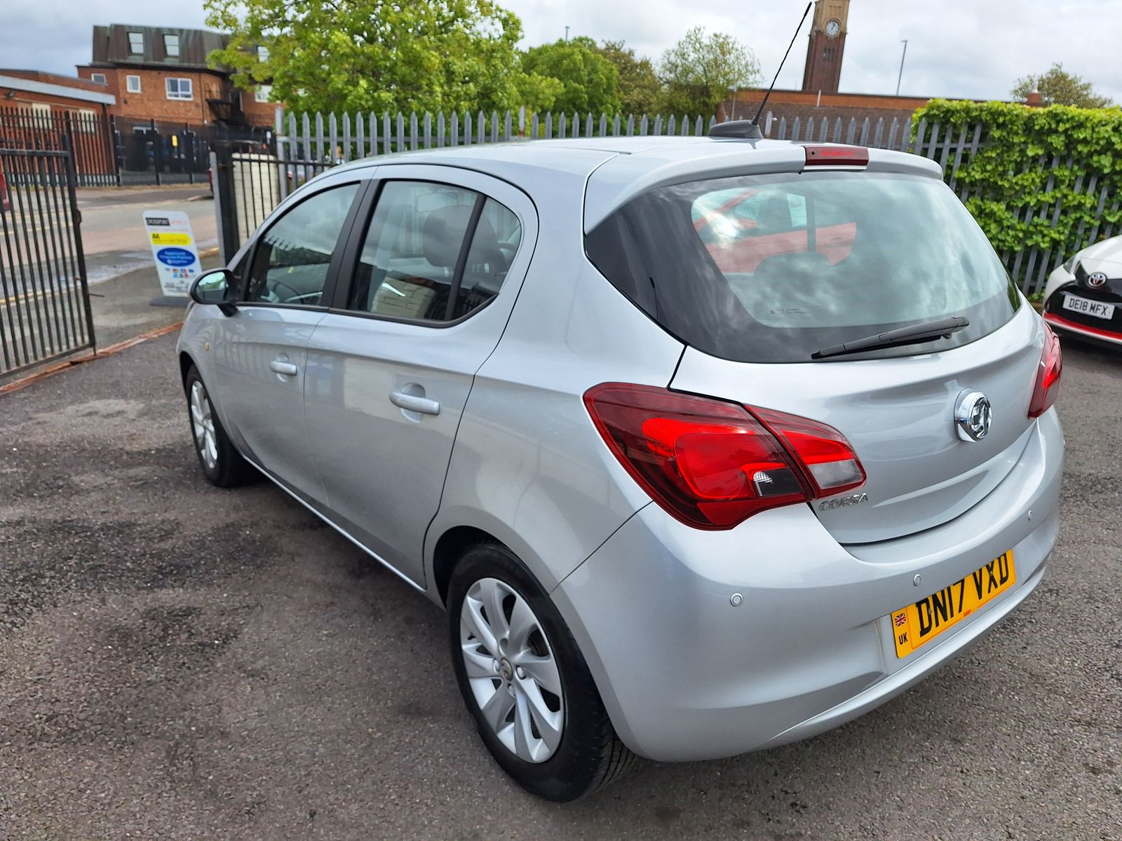 Vauxhall Corsa 1.4i ecoFLEX Design Hatchback 5dr Petrol Manual Euro 6 (90 ps) 5dr Manual 2026