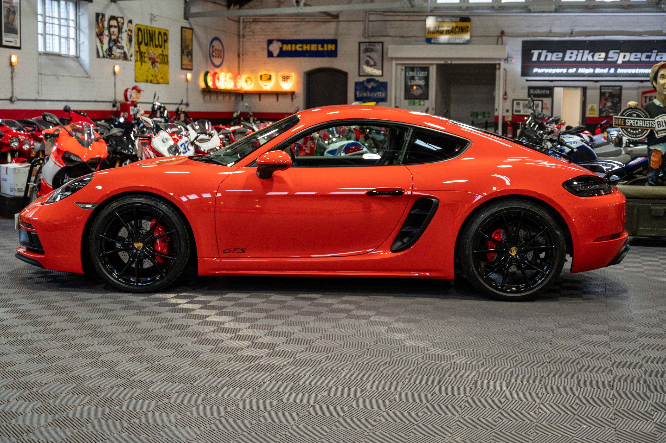 Porsche 718 Cayman 2.5T GTS *In excess of £15500 of Specification*Lava Orange Special colour* 2dr Automatic 2026