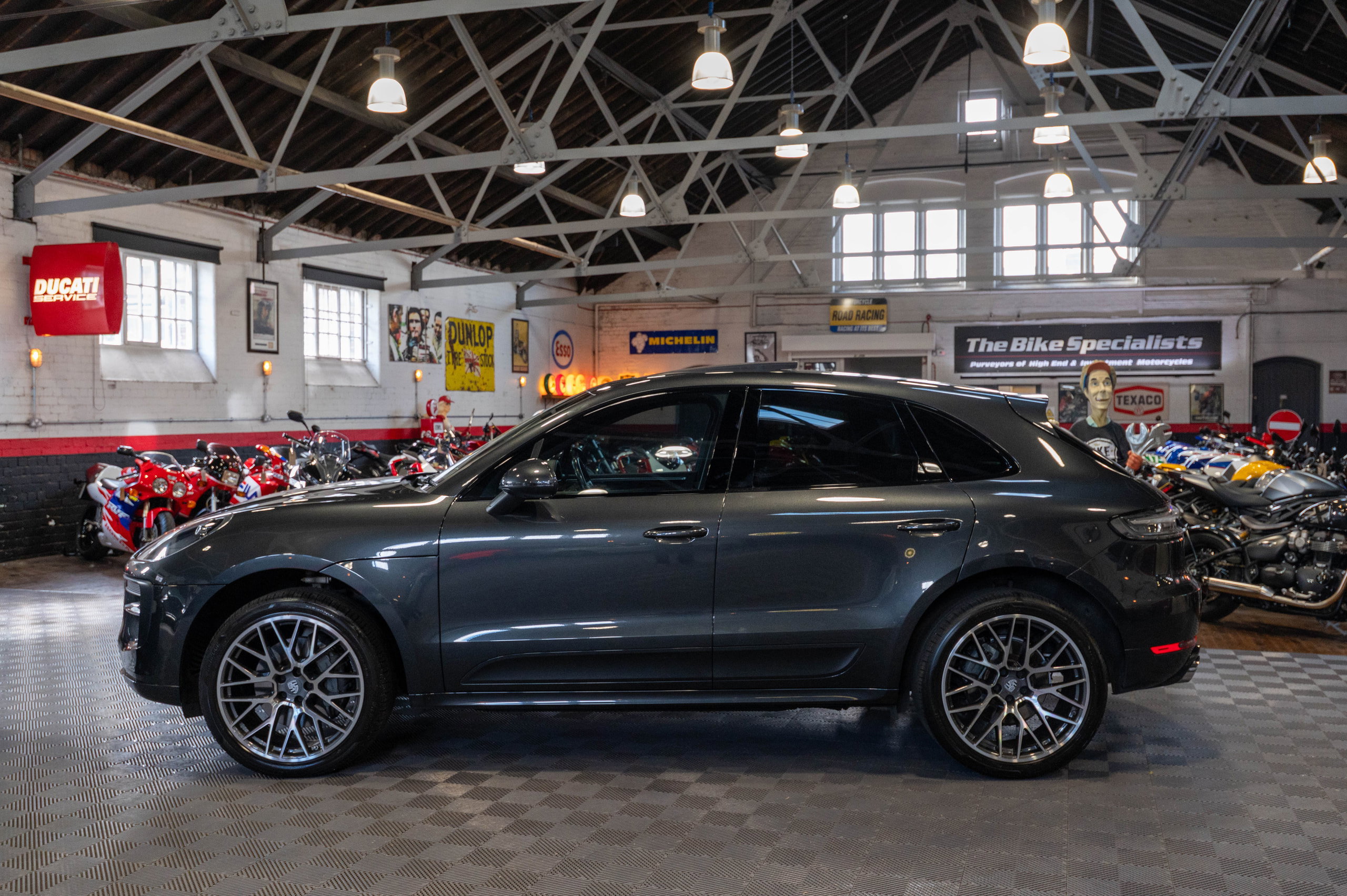 Porsche Macan 3.0T V6 S Pan roof Sports exhaust sports chrono 21" alloys 5dr Automatic 2026