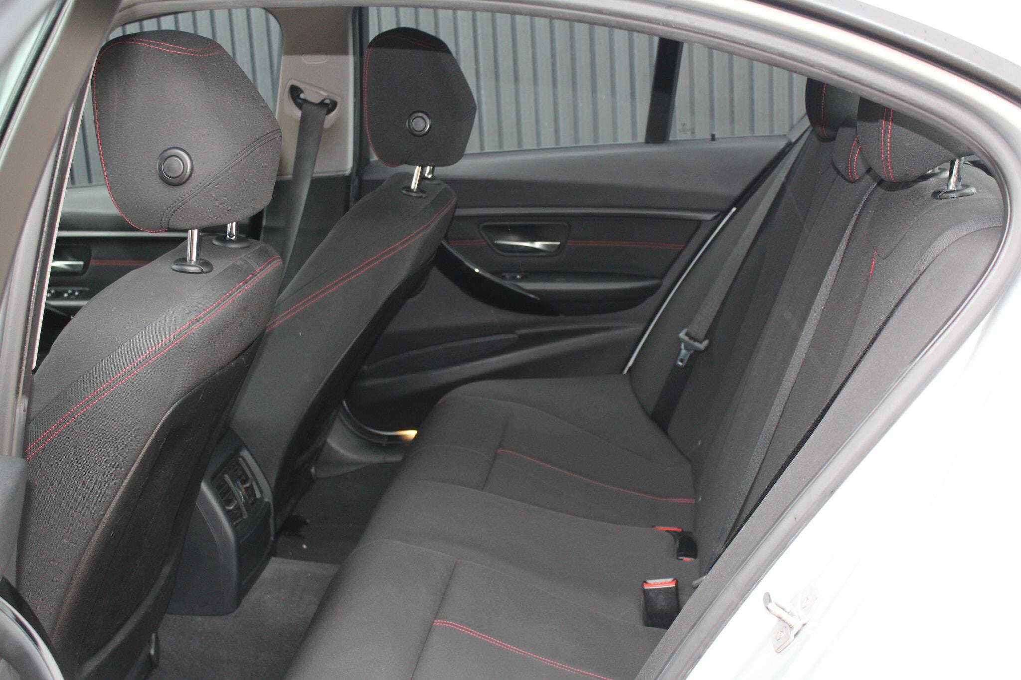 BMW 3 Series 2.0 320d BluePerformance Sport Euro 6 (s/s) 4dr 4dr Manual 2026