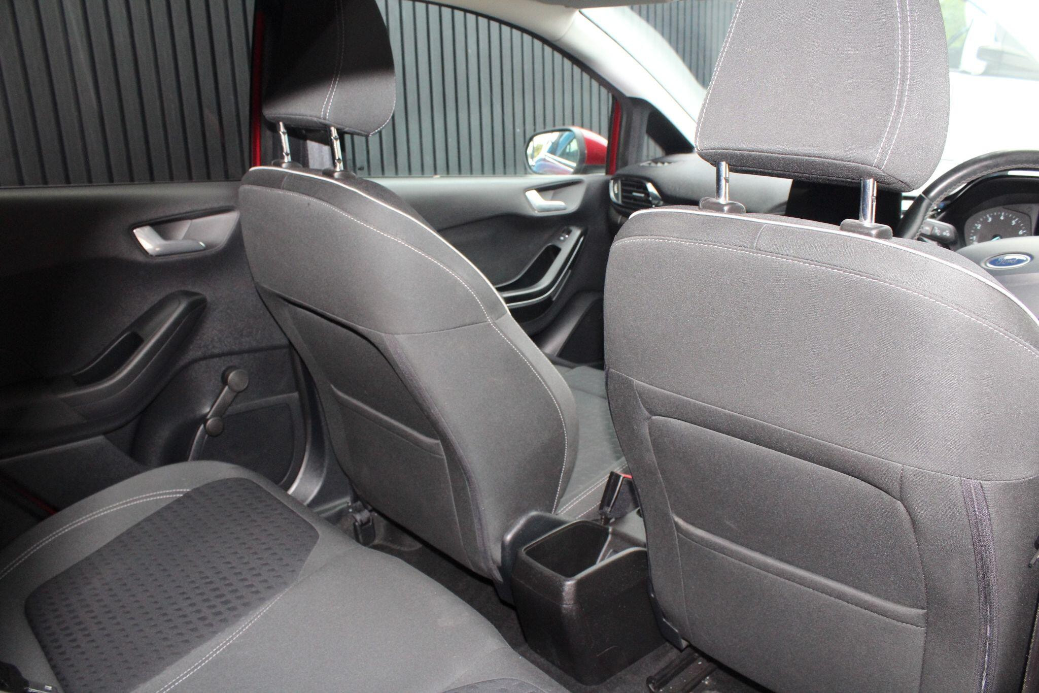Ford Fiesta 1.0T EcoBoost Zetec Euro 6 (s/s) 5dr 5dr Manual 2026