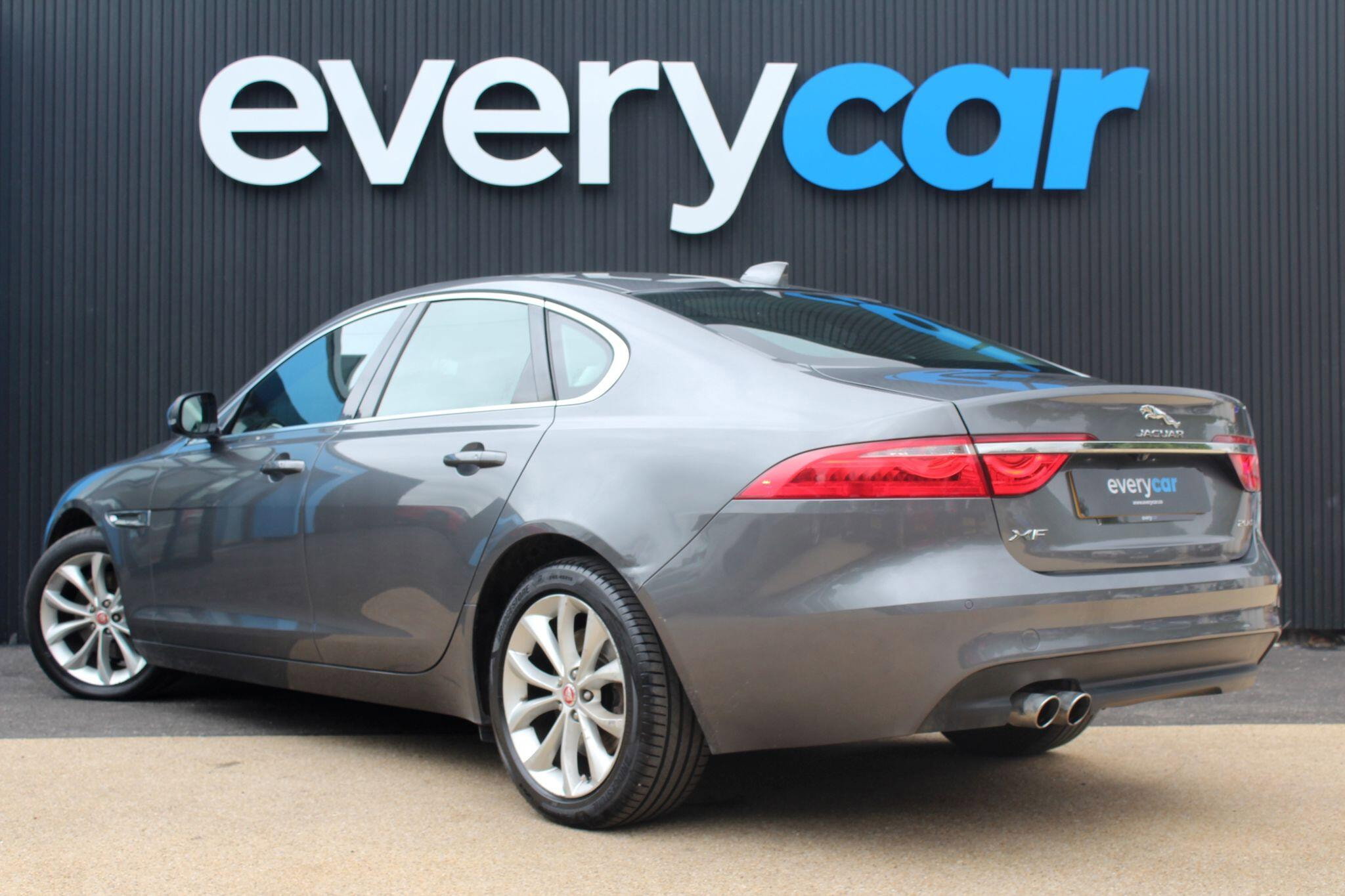 2016 Jaguar XF thumbnail 10