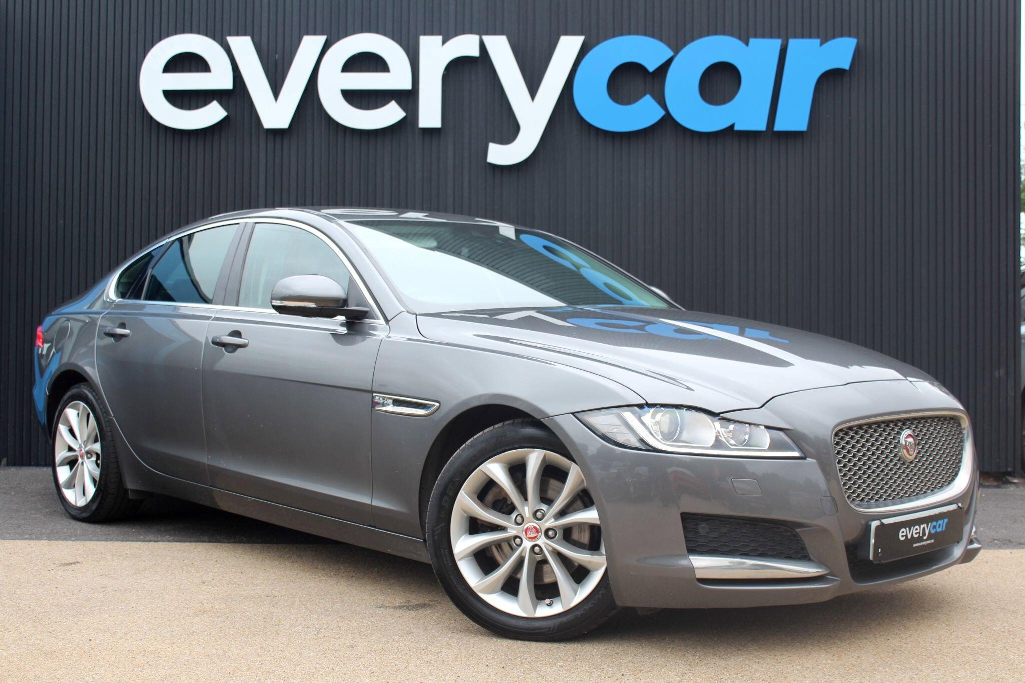 2016 Jaguar XF — photo 1 of 5