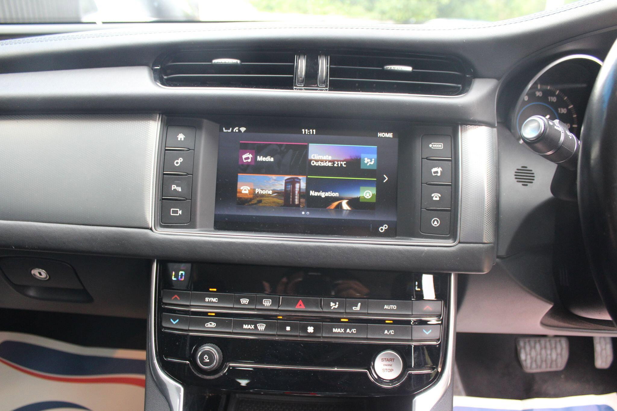 2016 Jaguar XF thumbnail 23