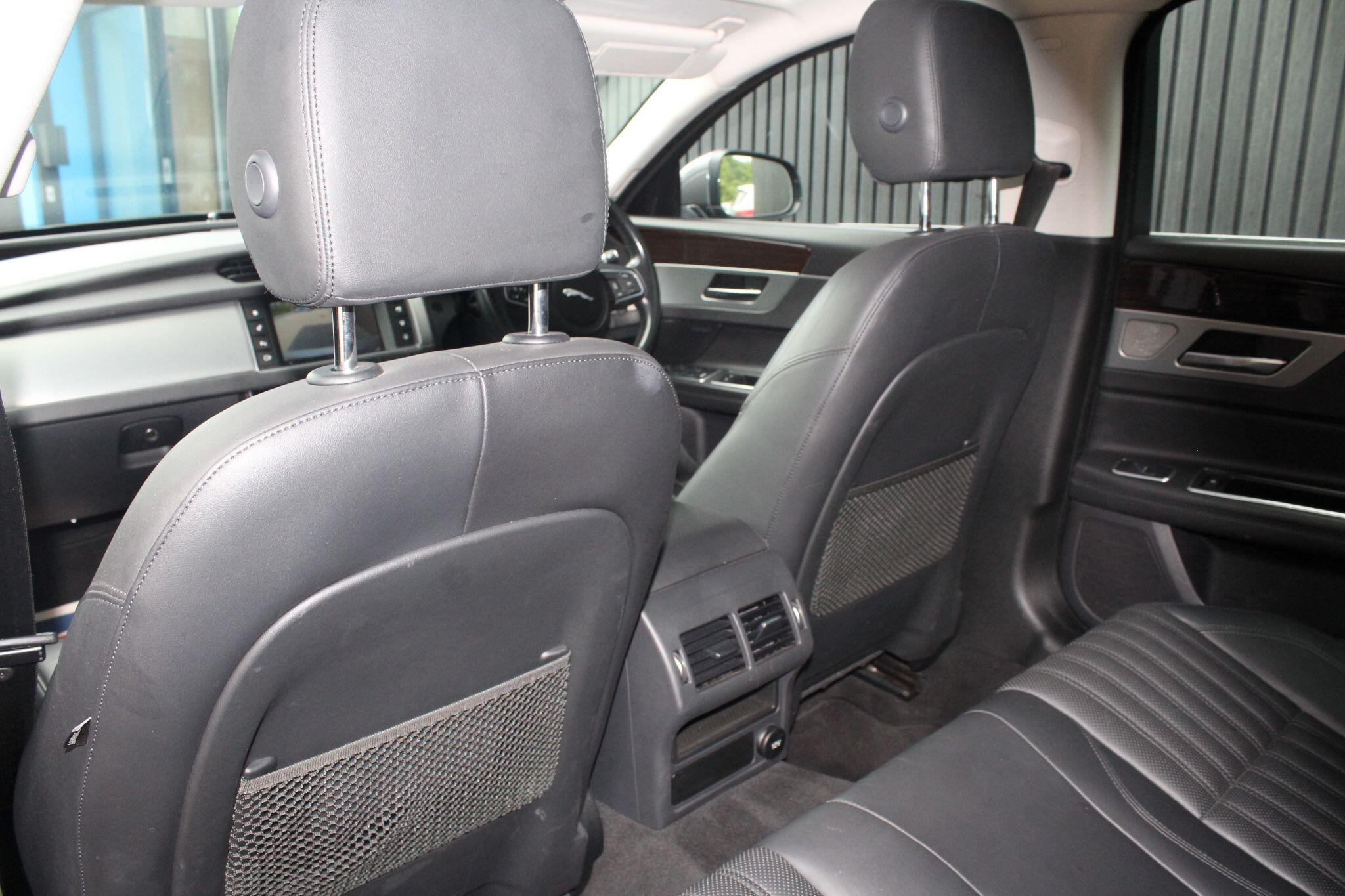 Jaguar XF 2.0d Portfolio Auto Euro 6 (s/s) 4dr 4dr Automatic 2026
