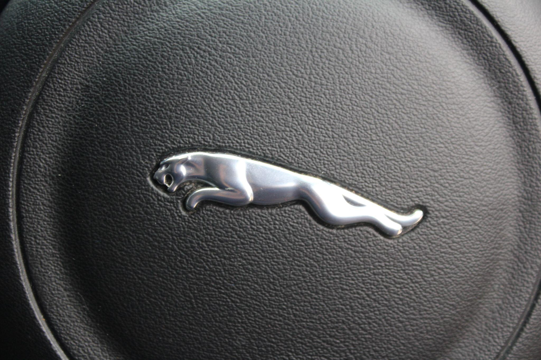 2016 Jaguar XF thumbnail 15