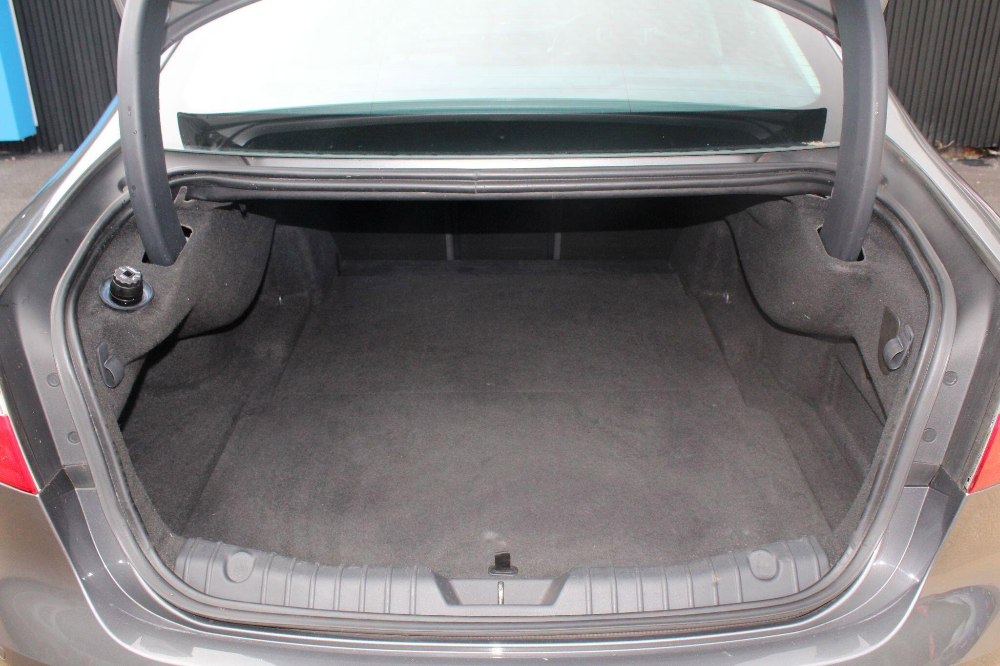 Jaguar XF 2.0d Portfolio Auto Euro 6 (s/s) 4dr 4dr Automatic 2026