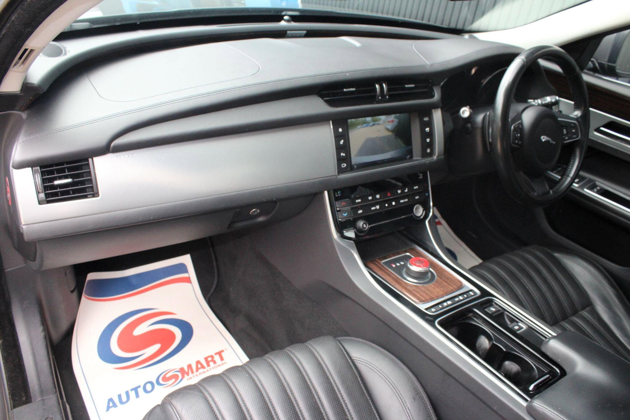 Jaguar XF 2.0d Portfolio Auto Euro 6 (s/s) 4dr 4dr Automatic 2026