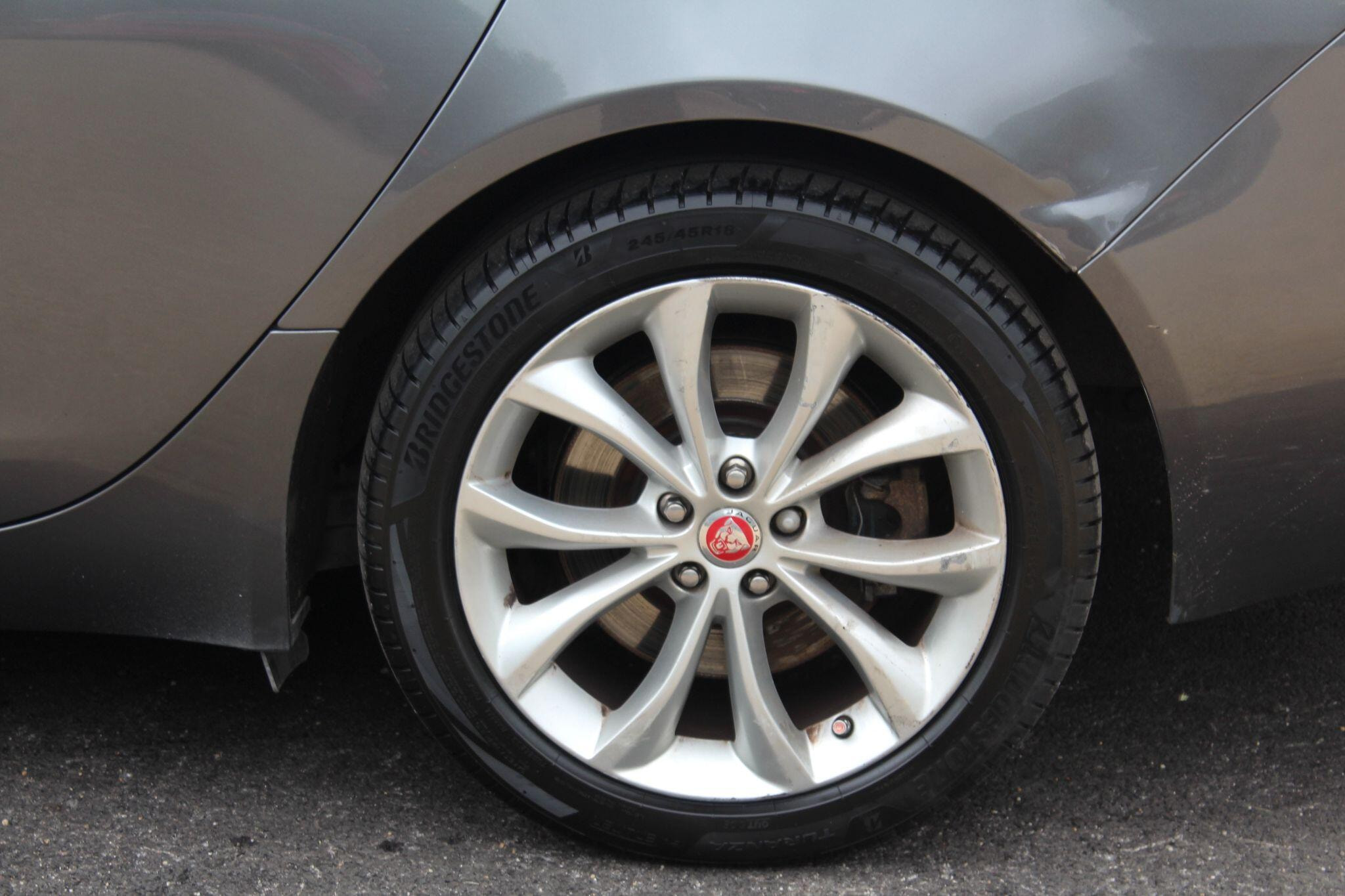 Jaguar XF 2.0d Portfolio Auto Euro 6 (s/s) 4dr 4dr Automatic 2026
