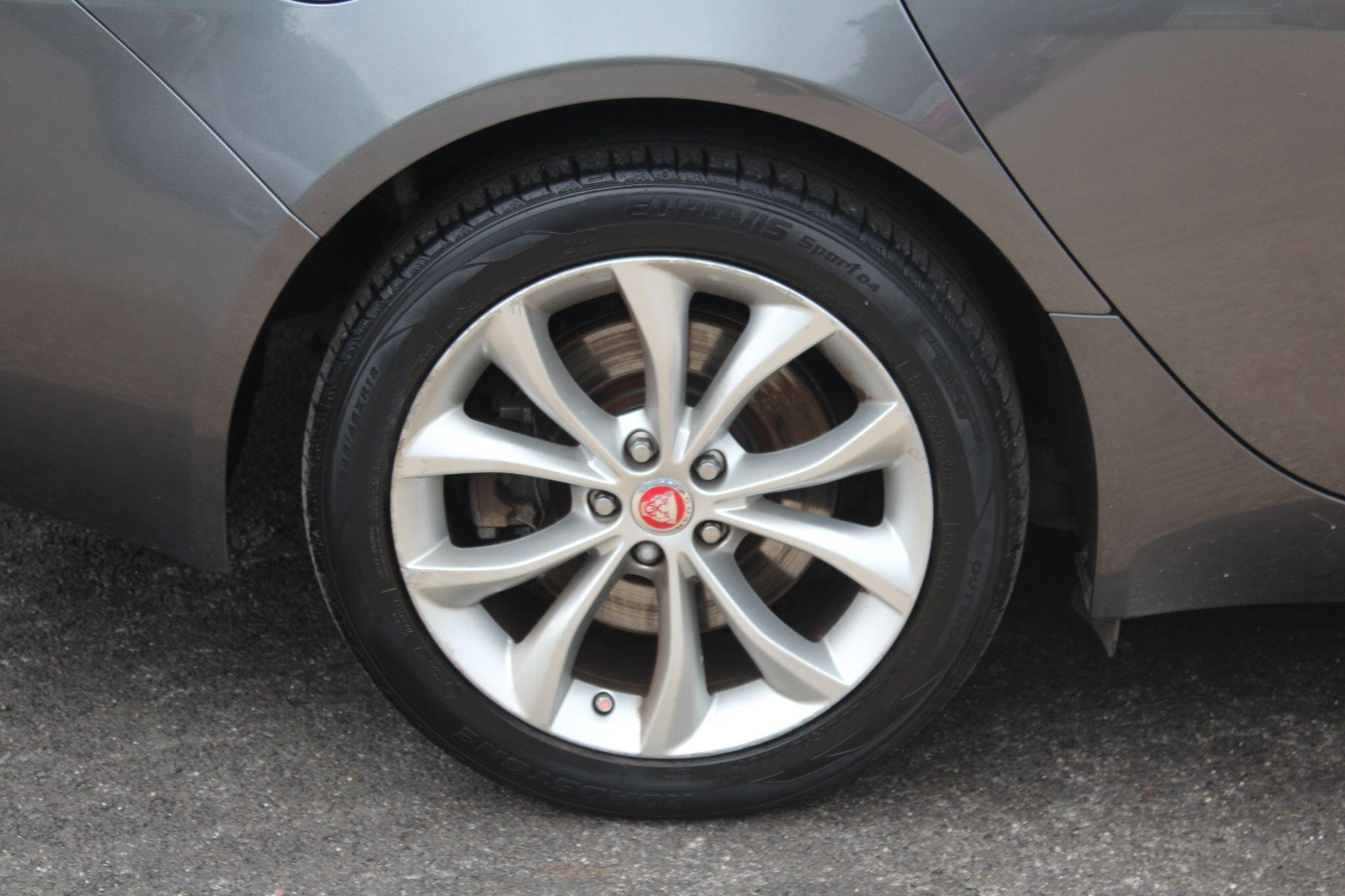 Jaguar XF 2.0d Portfolio Auto Euro 6 (s/s) 4dr 4dr Automatic 2026