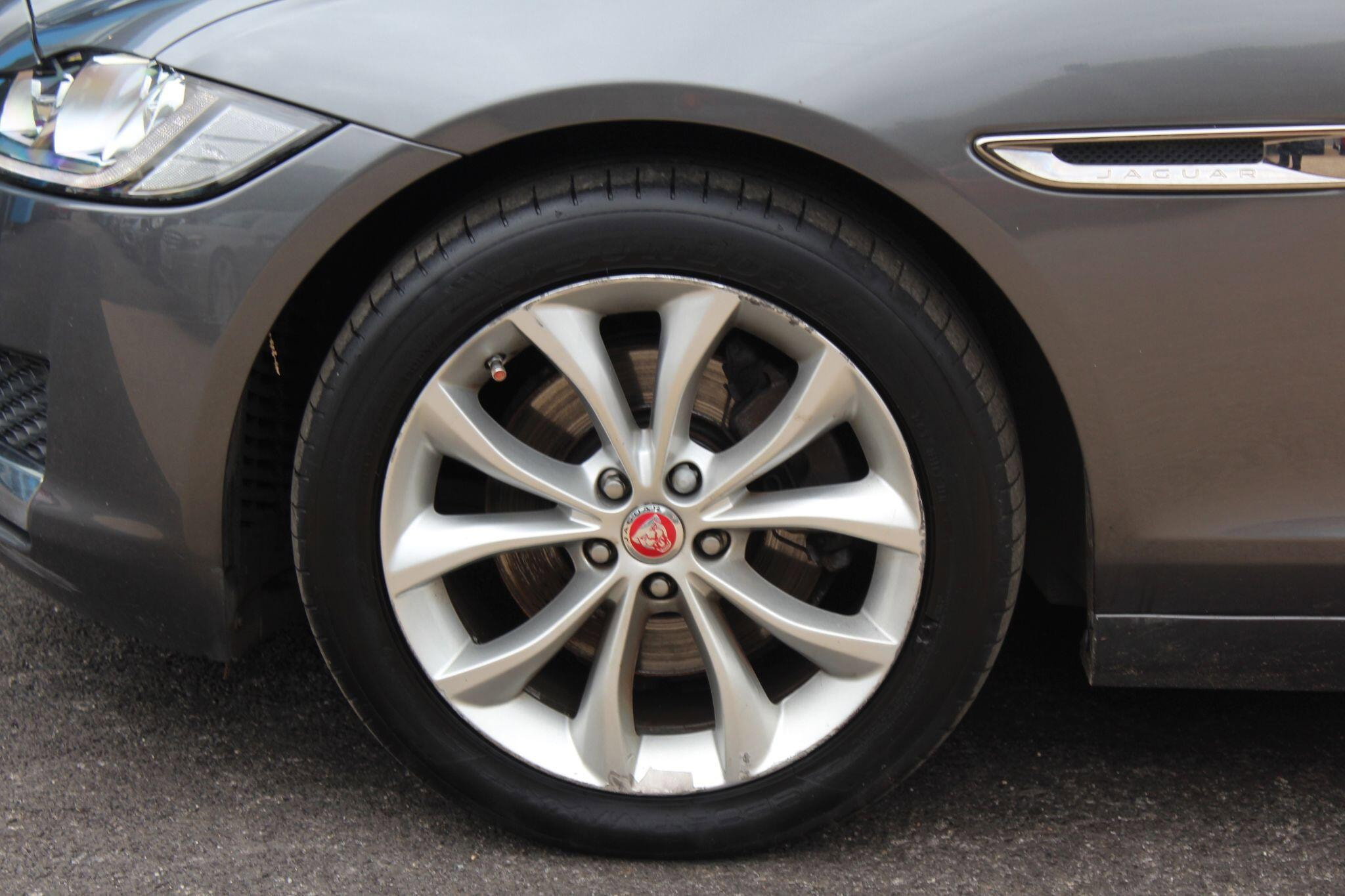 Jaguar XF 2.0d Portfolio Auto Euro 6 (s/s) 4dr 4dr Automatic 2026