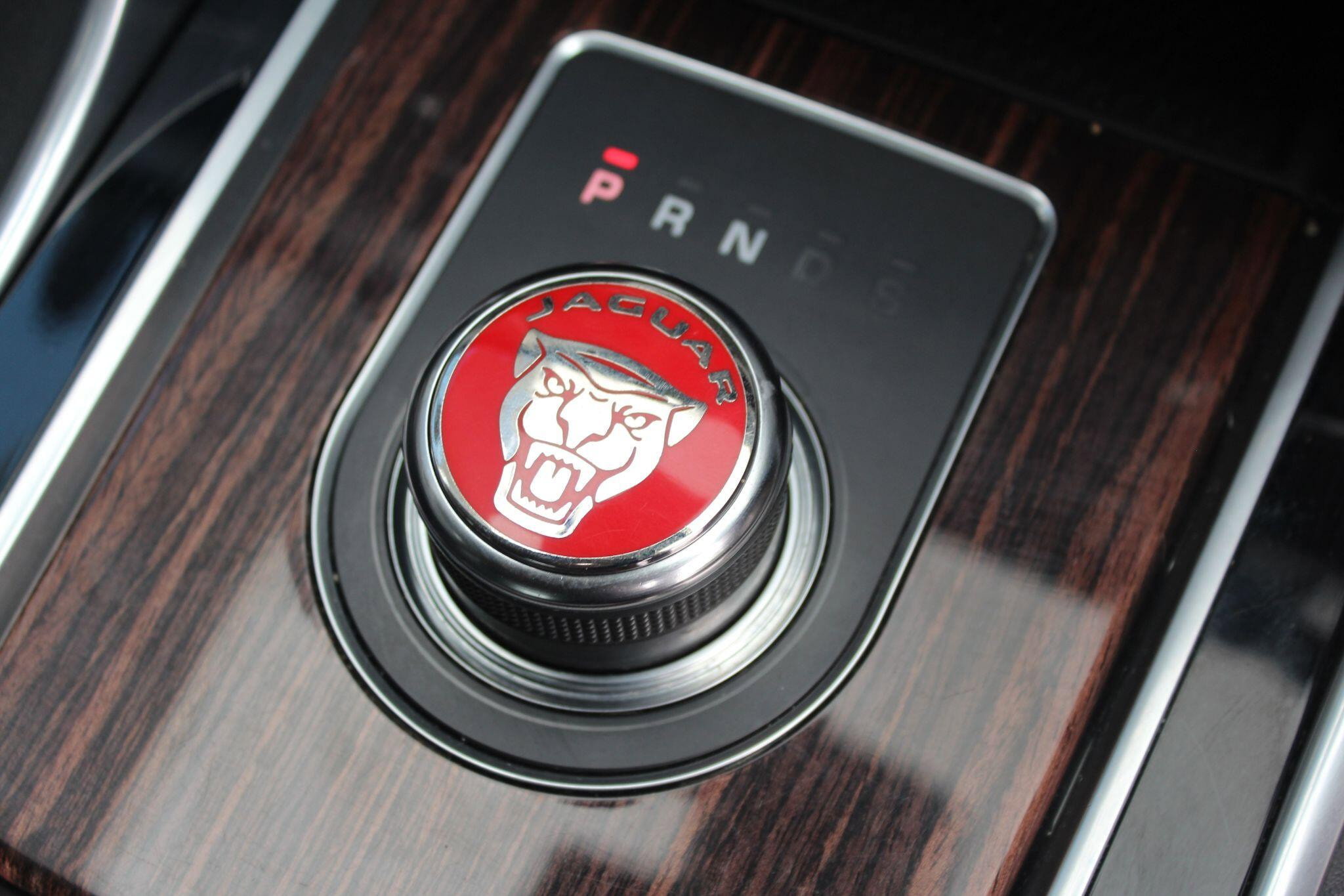 2016 Jaguar XF thumbnail 24
