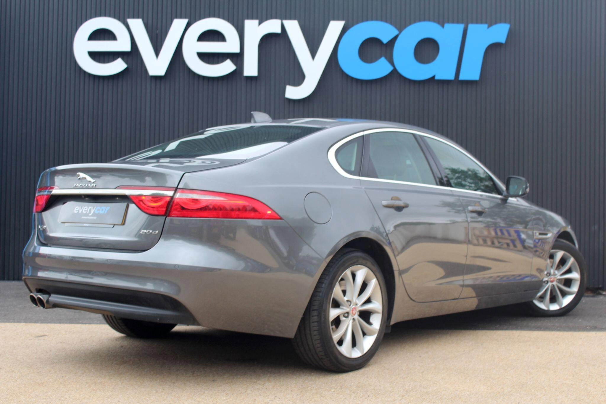 2016 Jaguar XF thumbnail 8