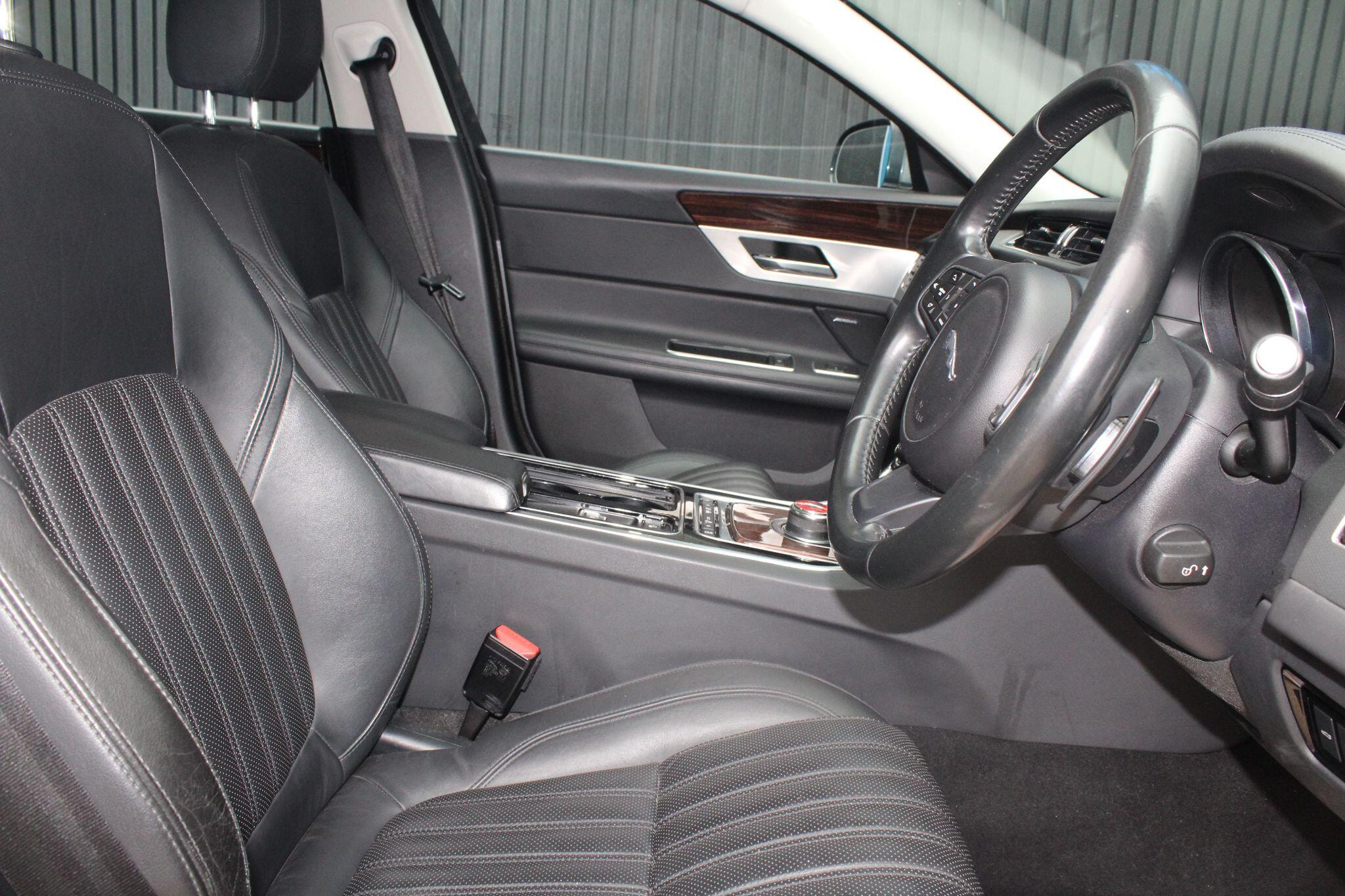 Jaguar XF 2.0d Portfolio Auto Euro 6 (s/s) 4dr 4dr Automatic 2026