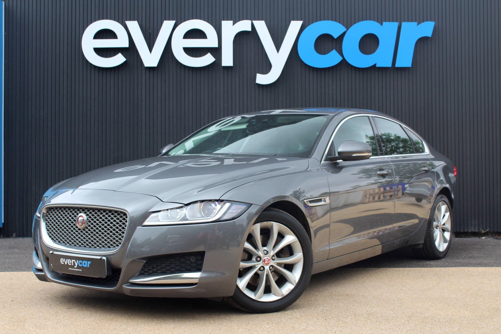 2016 Jaguar XF thumbnail 4