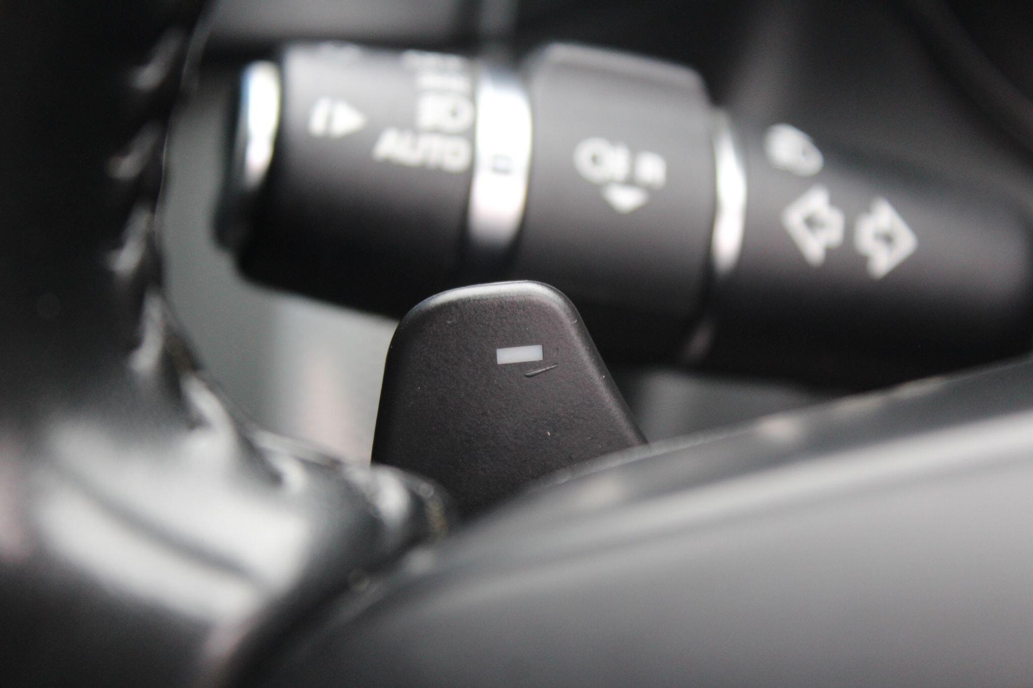 2016 Jaguar XF thumbnail 13