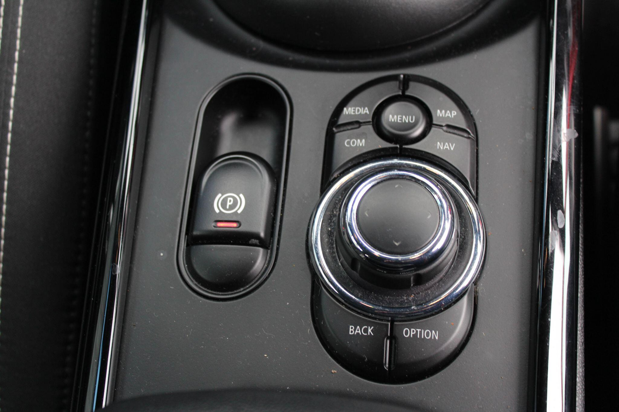 MINI Clubman 1.5 Cooper Sport Steptronic Euro 6 (s/s) 6dr 6dr Automatic 2026