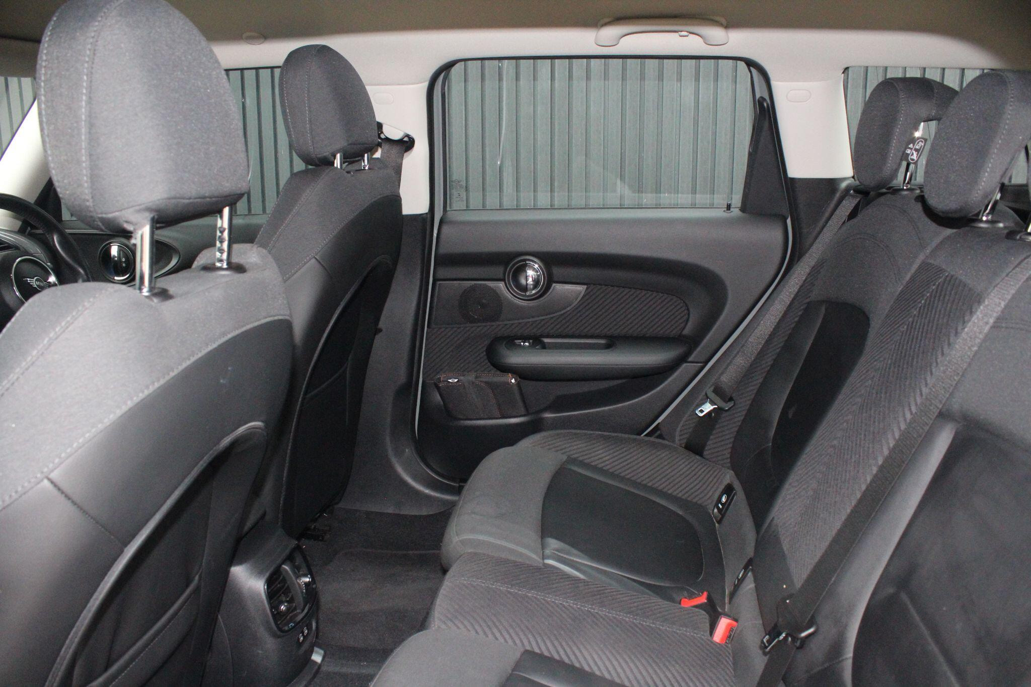 MINI Clubman 1.5 Cooper Steptronic Euro 6 (s/s) 6dr 6dr Automatic 2026