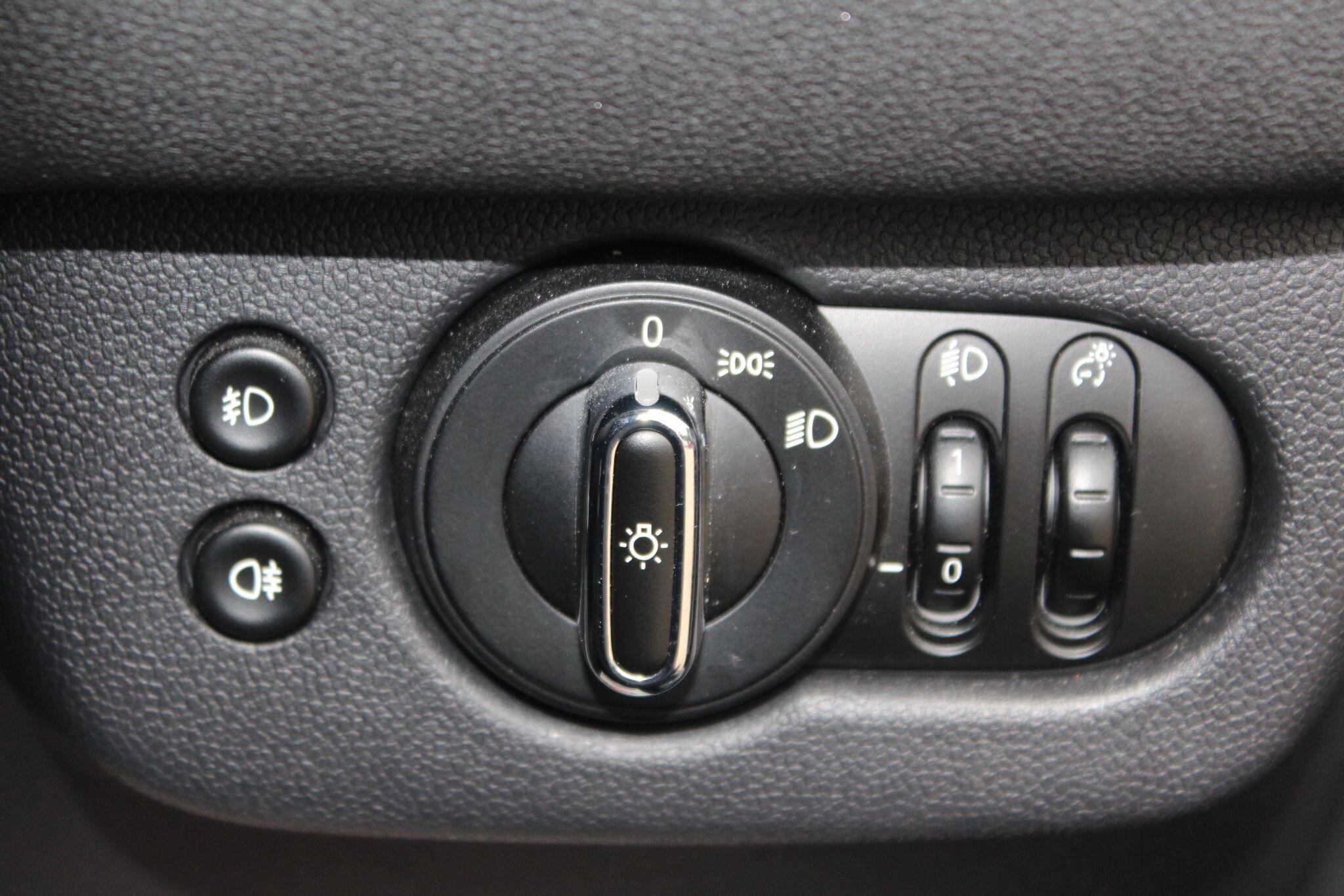 MINI Clubman 1.5 Cooper Steptronic Euro 6 (s/s) 6dr 6dr Automatic 2026