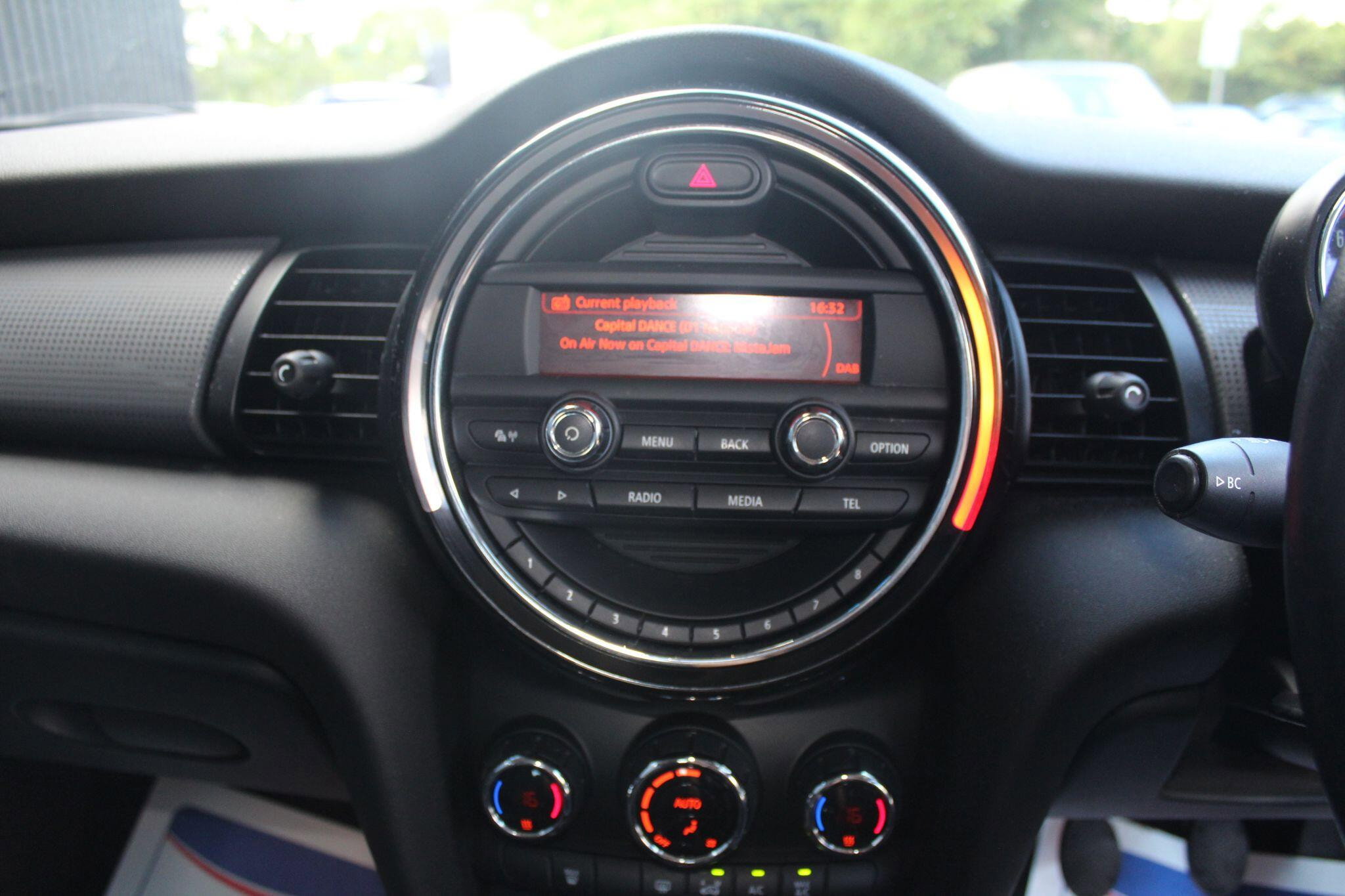 2014 Mini Hatch thumbnail 18
