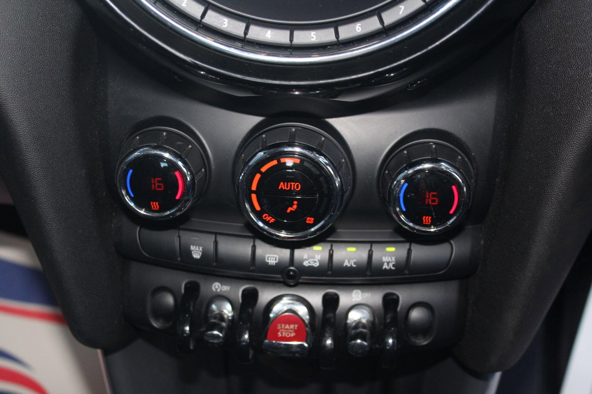 2014 Mini Hatch thumbnail 19