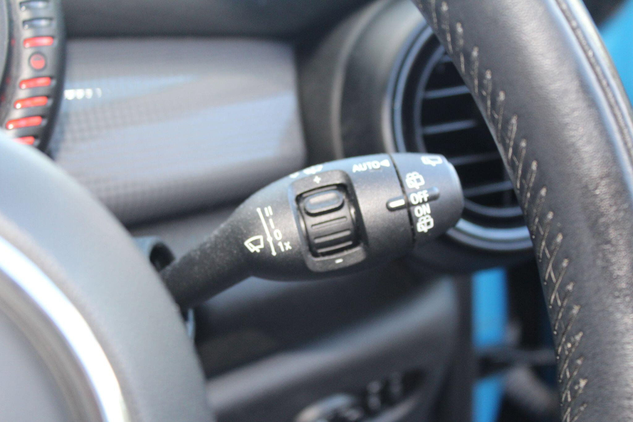 2014 Mini Hatch thumbnail 17