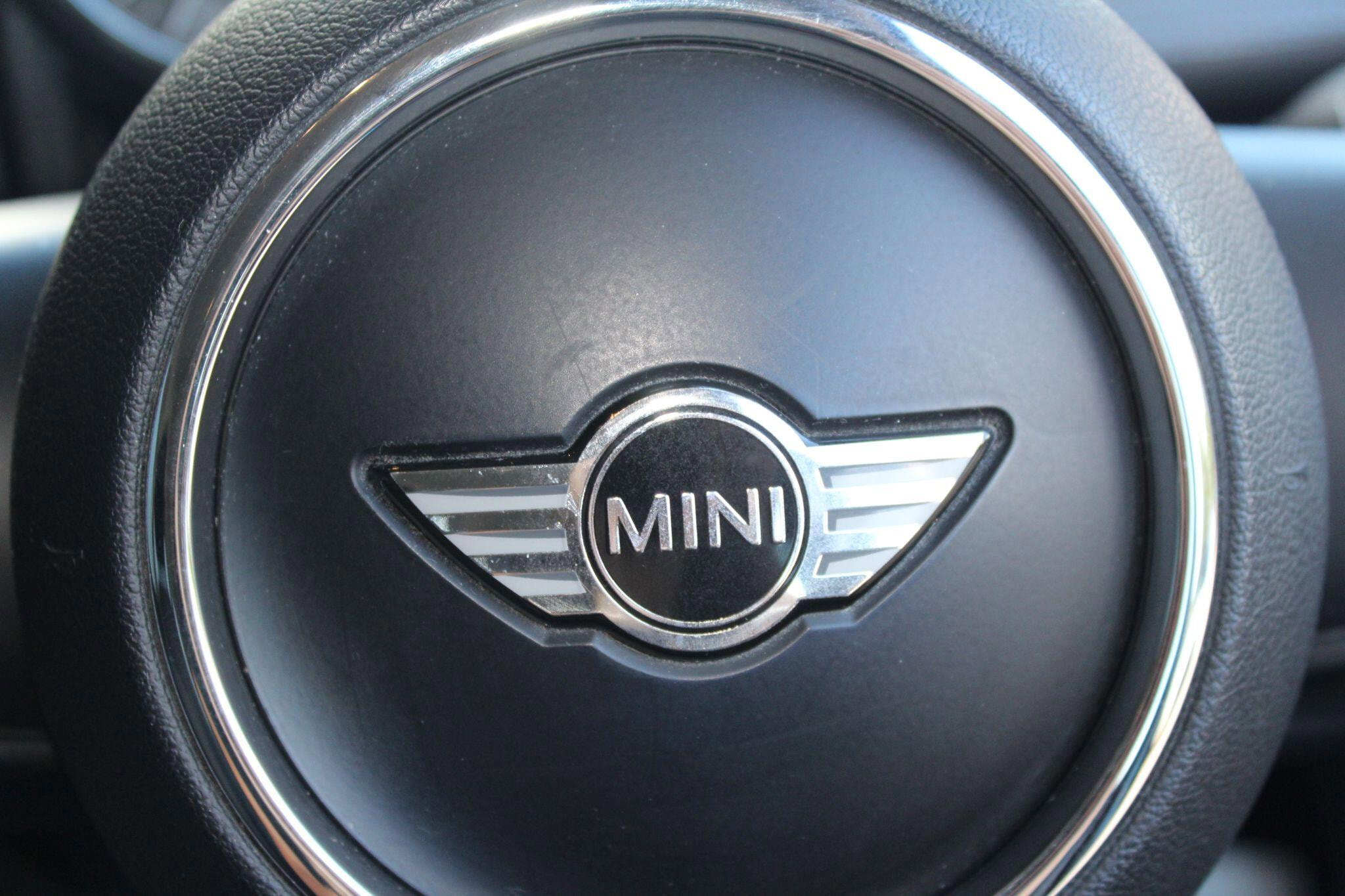2014 Mini Hatch thumbnail 15