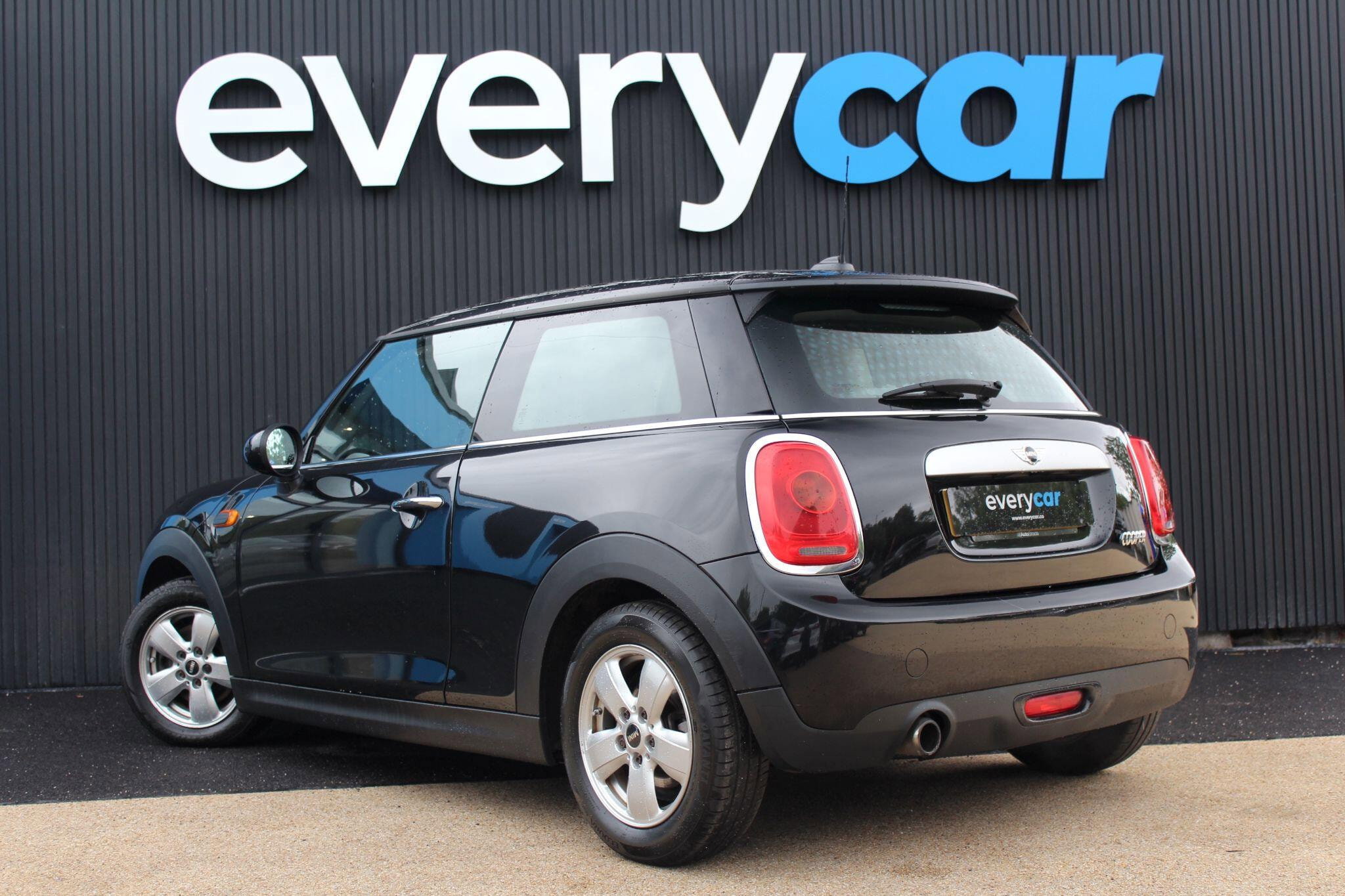 MINI Hatch 1.5 Cooper Euro 6 (s/s) 3dr 3dr Manual 2026