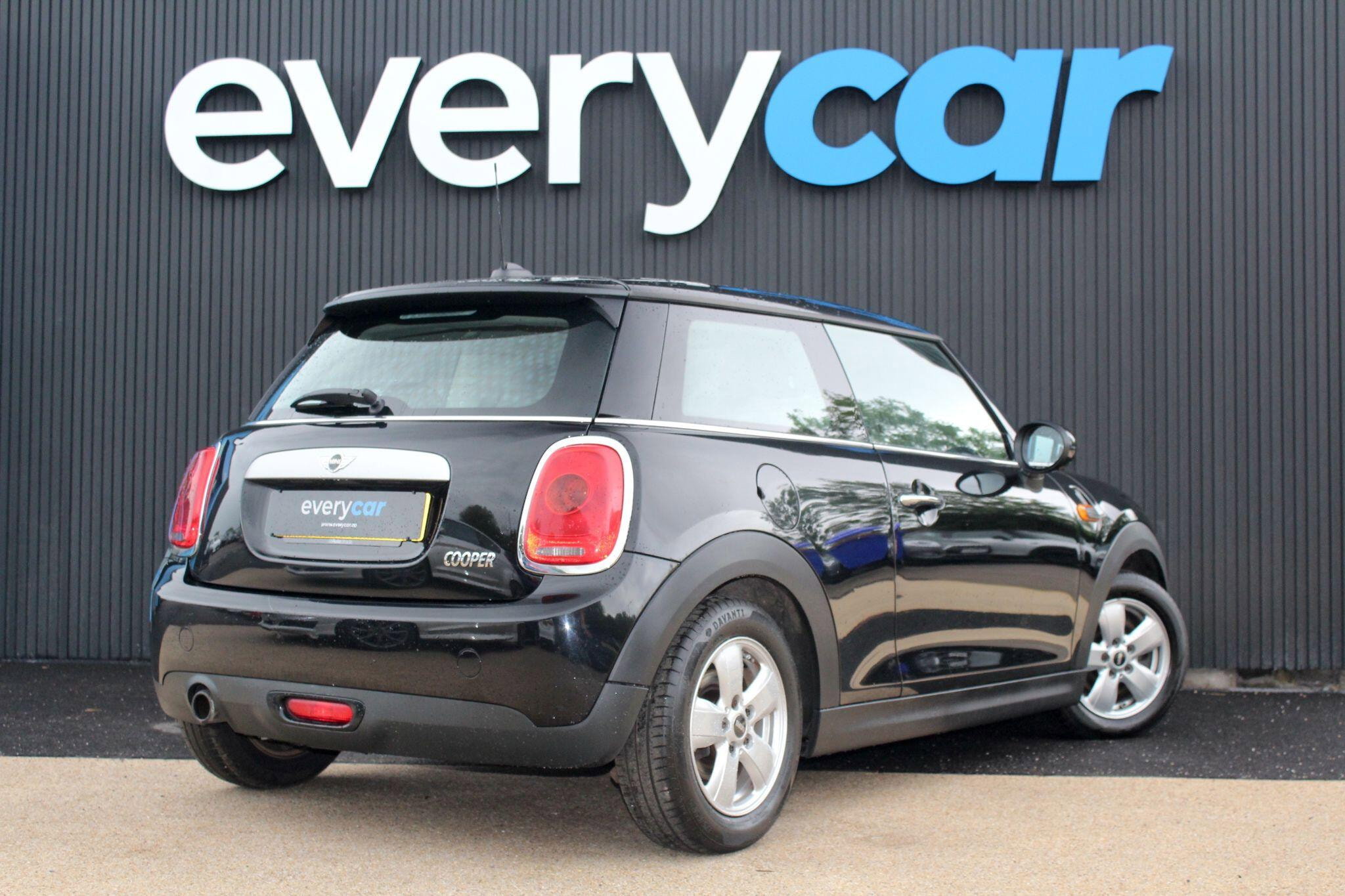 MINI Hatch 1.5 Cooper Euro 6 (s/s) 3dr 3dr Manual 2026
