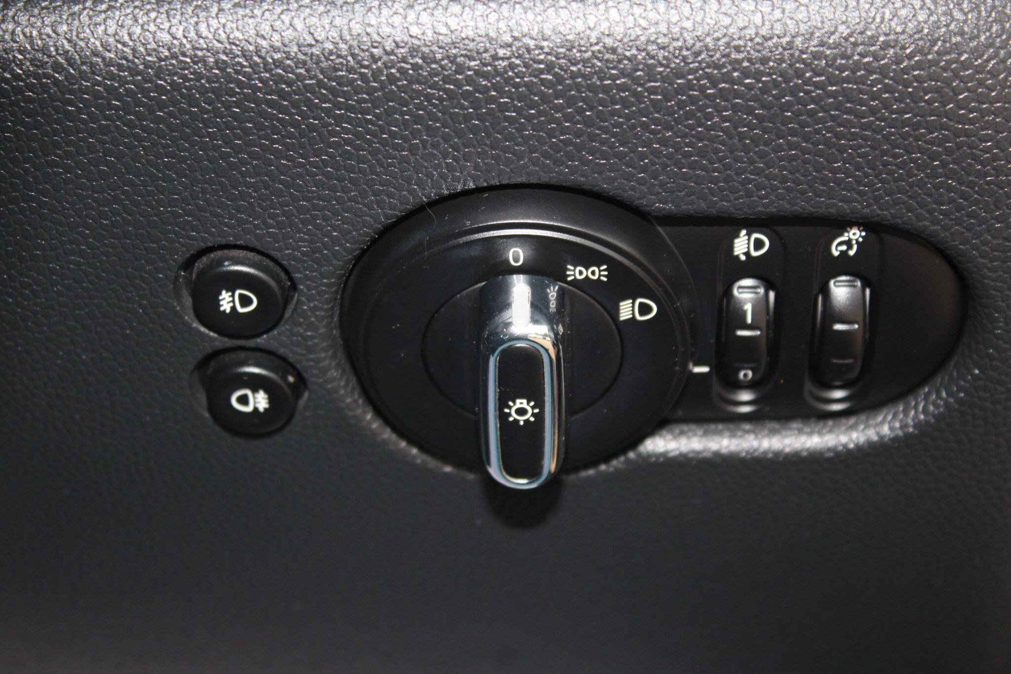 MINI Hatch 1.5 Cooper Euro 6 (s/s) 3dr 3dr Manual 2026