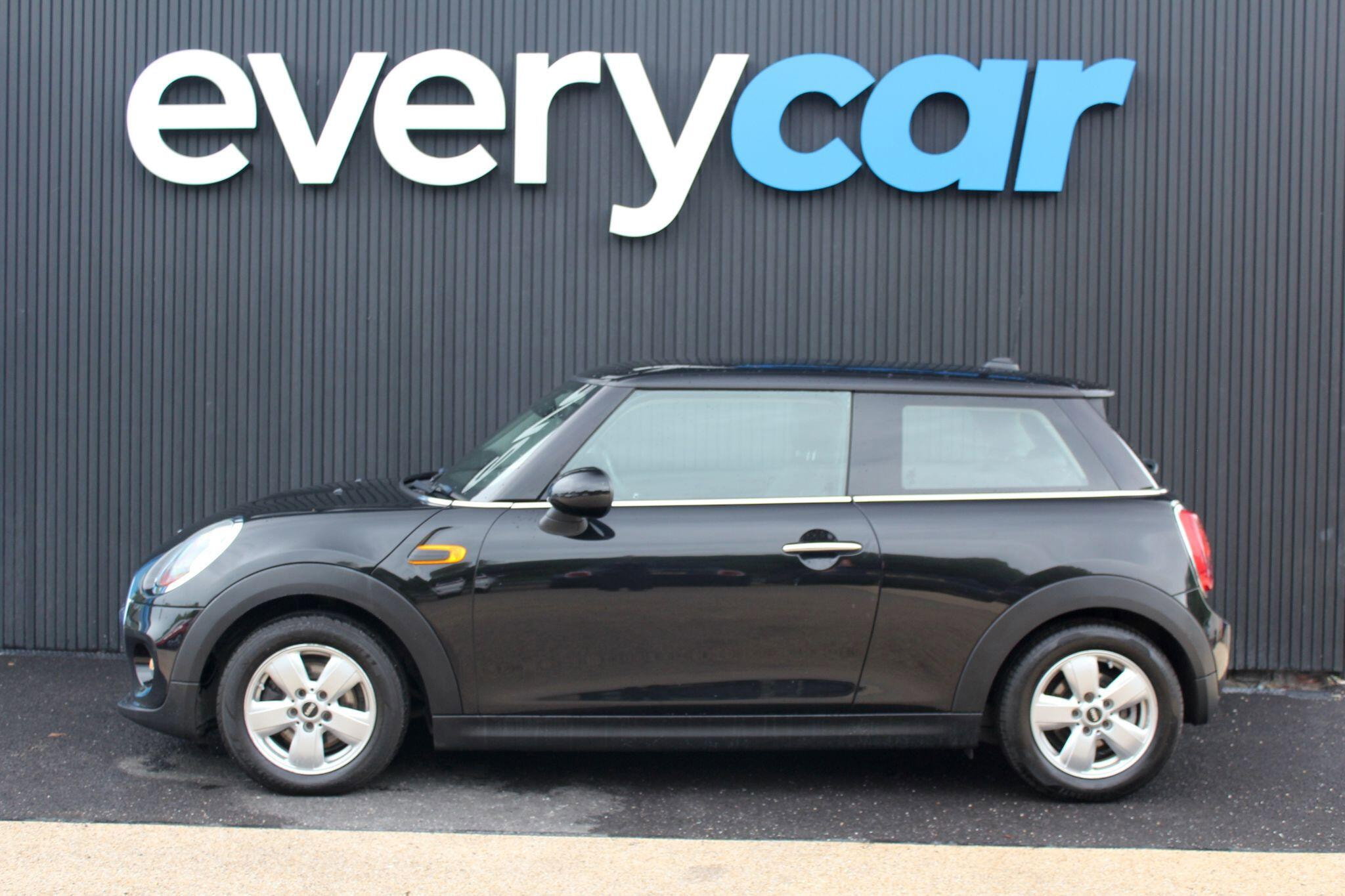 MINI Hatch 1.5 Cooper Euro 6 (s/s) 3dr 3dr Manual 2026