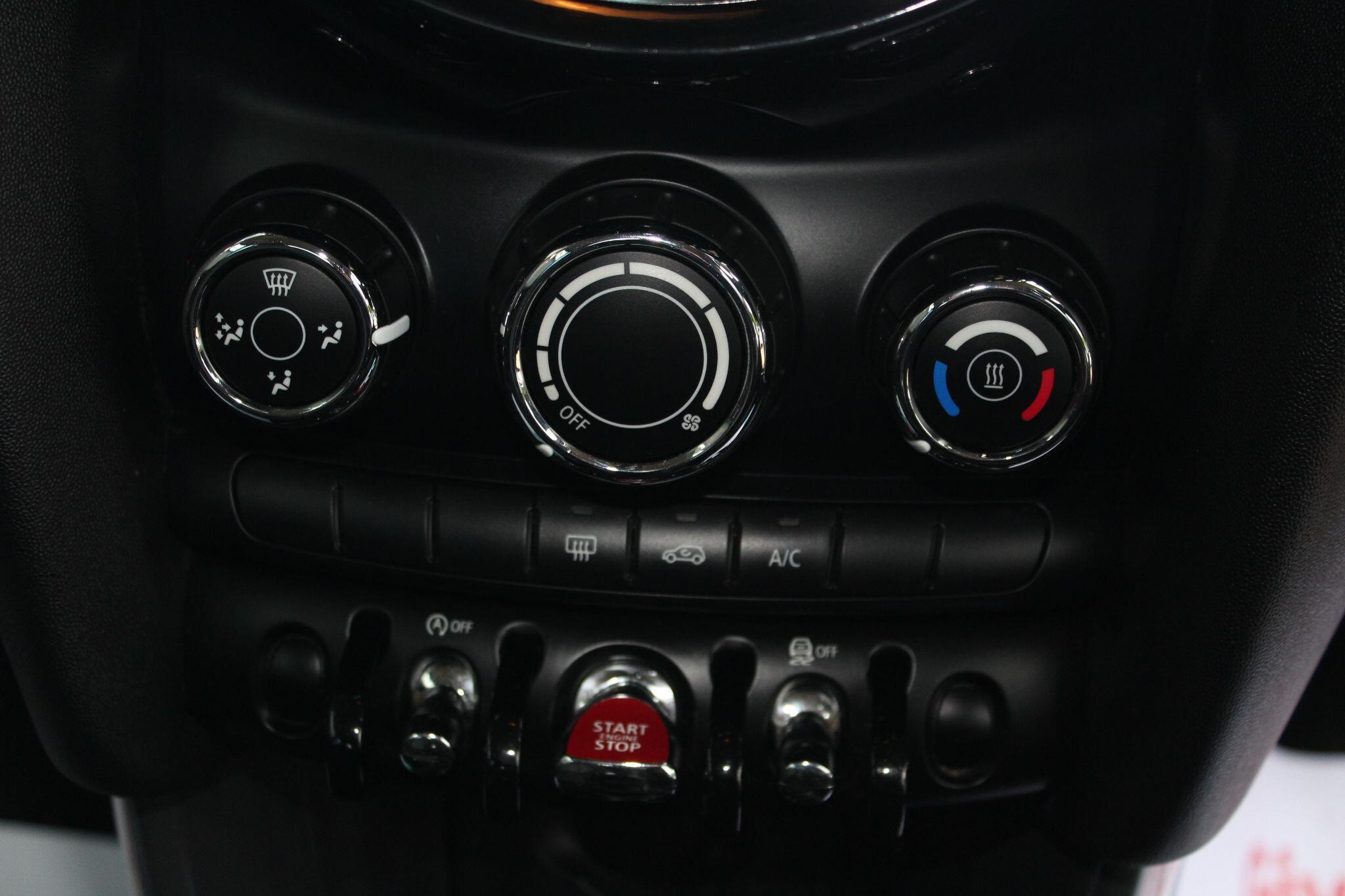 MINI Hatch 1.5 Cooper Euro 6 (s/s) 3dr 3dr Manual 2026