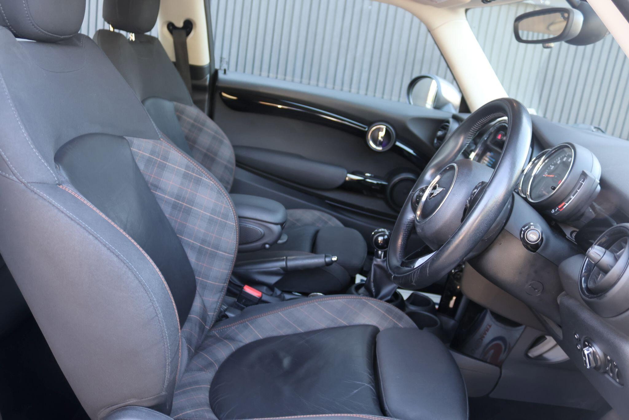 MINI Hatch 2.0 Cooper SD Seven Euro 6 (s/s) 3dr 3dr Manual 2026