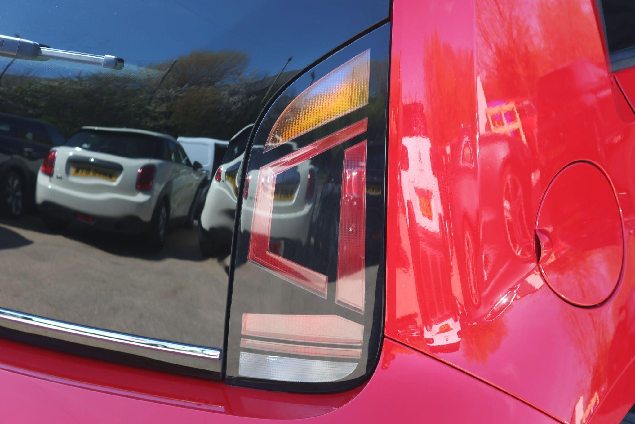 Volkswagen up! 1.0 up! beats Euro 6 5dr 5dr Manual 2026